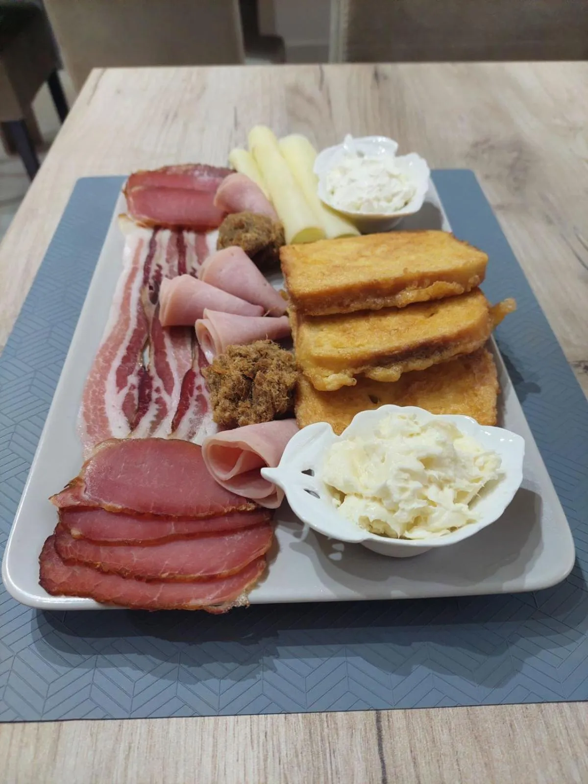 Breakfast in Villa BonnaDea