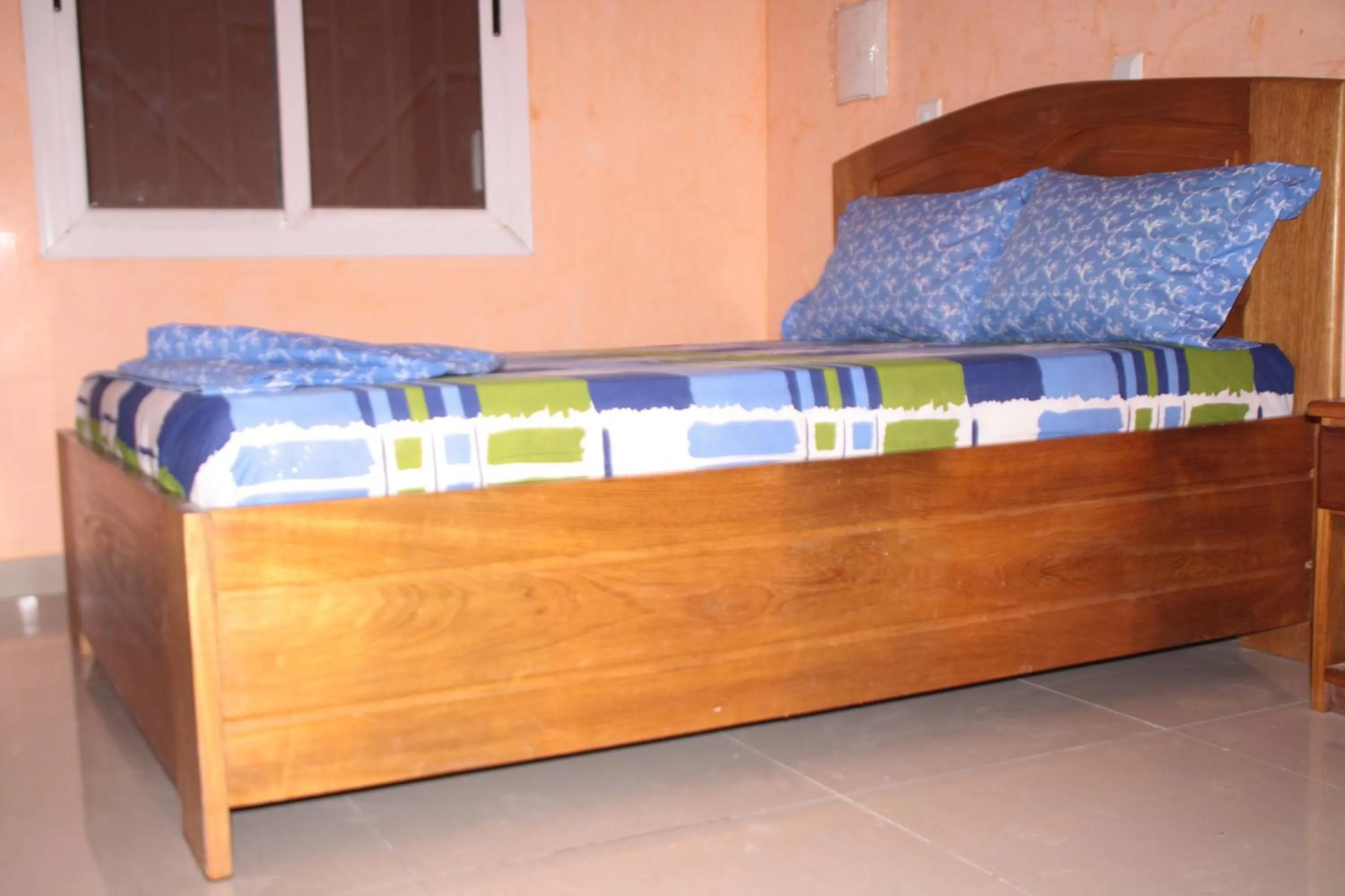 Bed in HOTEL-LE-PARISIEN