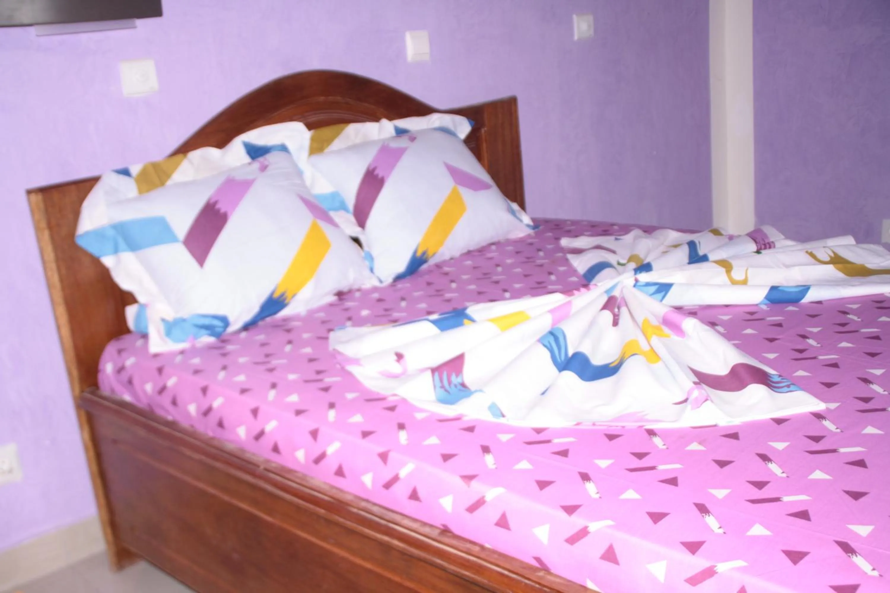 Bedroom, Bed in HOTEL-LE-PARISIEN