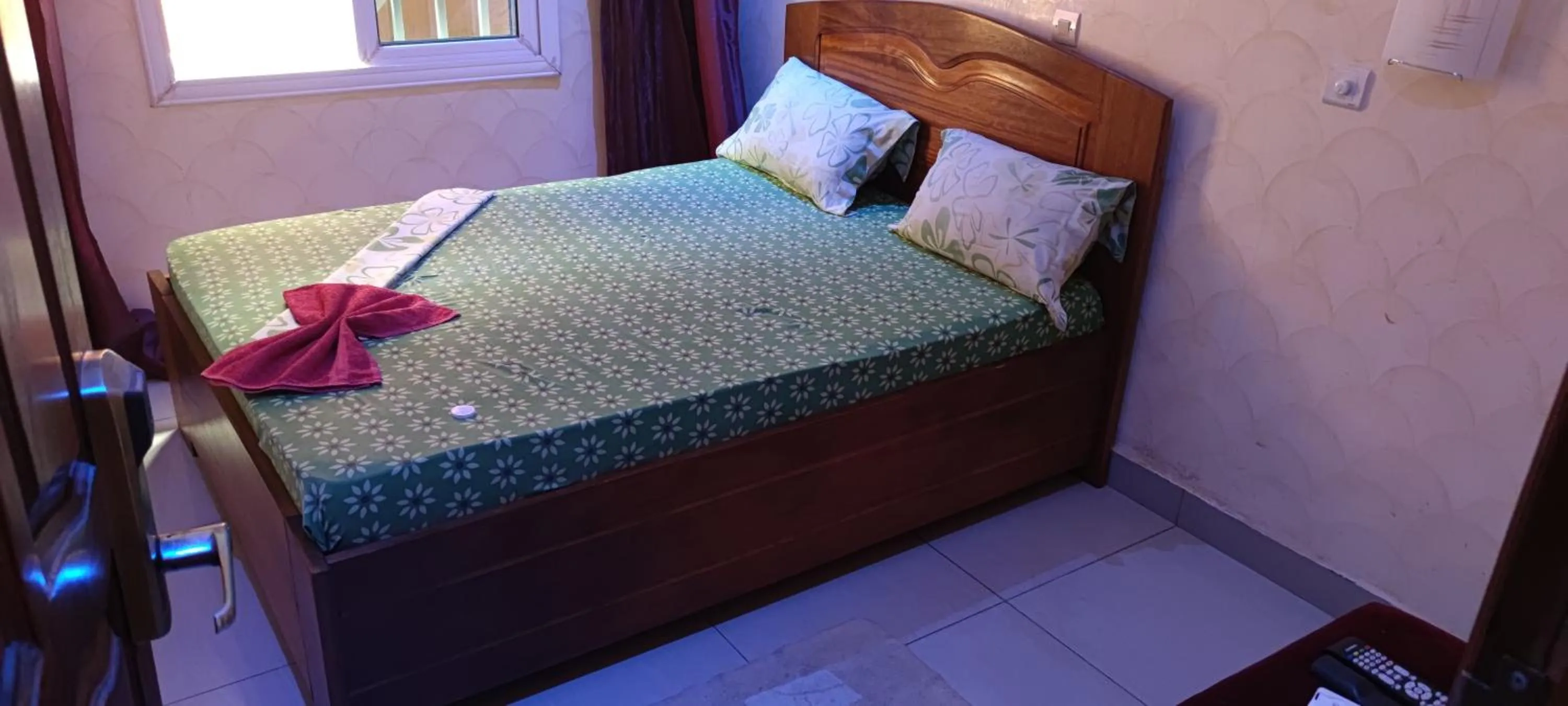 Bedroom, Bed in HOTEL-LE-PARISIEN