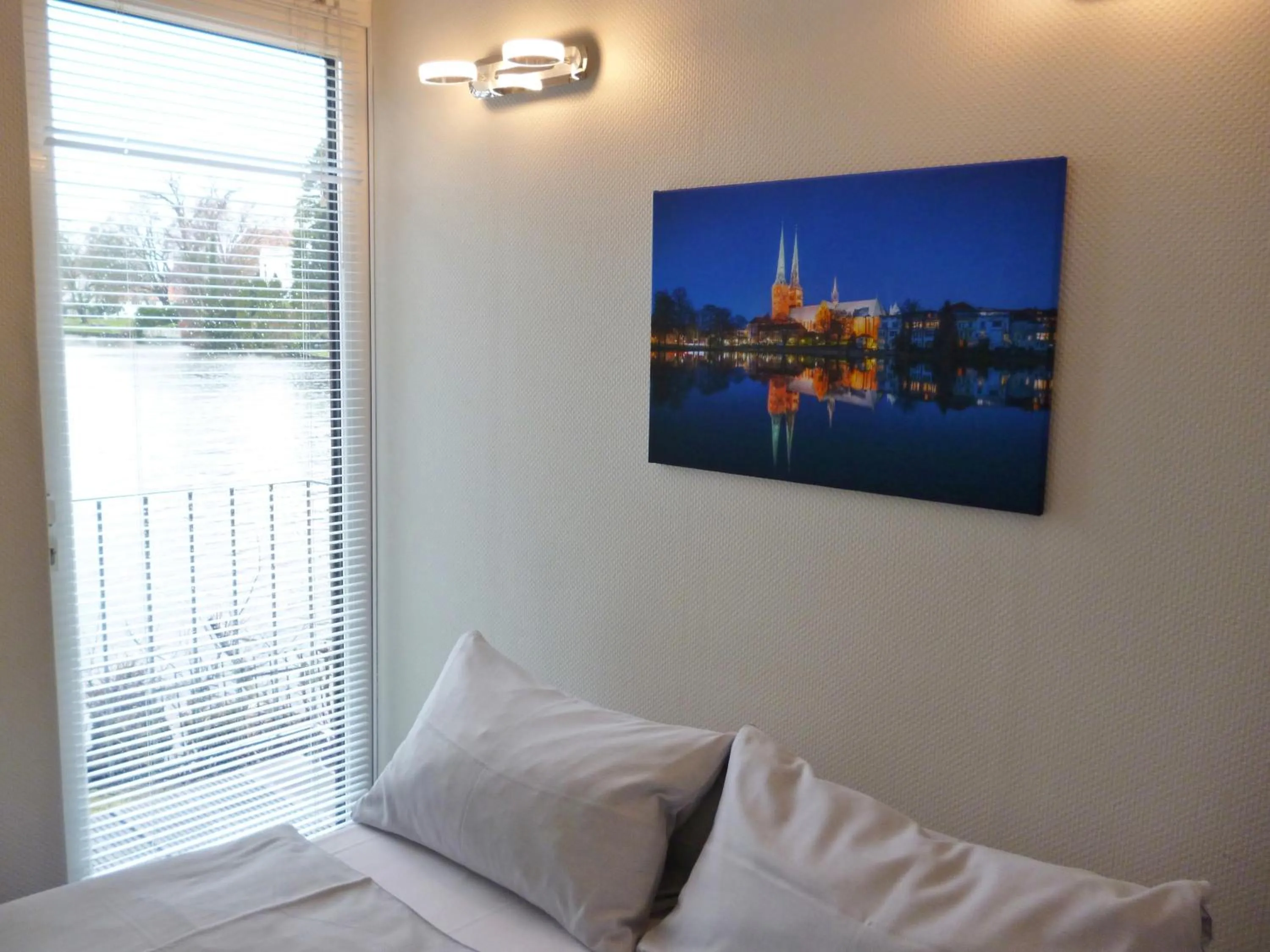 Photo of the whole room, Bed in Hotel Am Mühlenteich