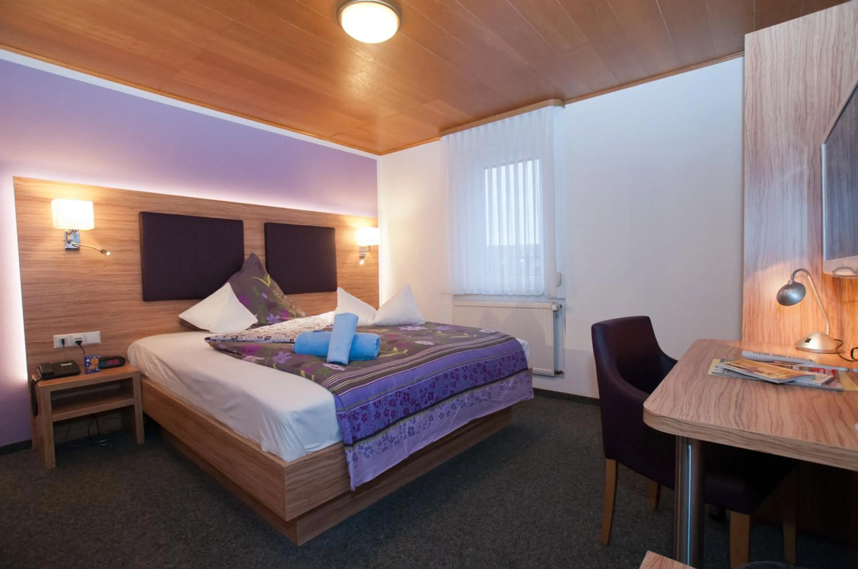 Photo of the whole room, Bed in Landgasthaus Bonn