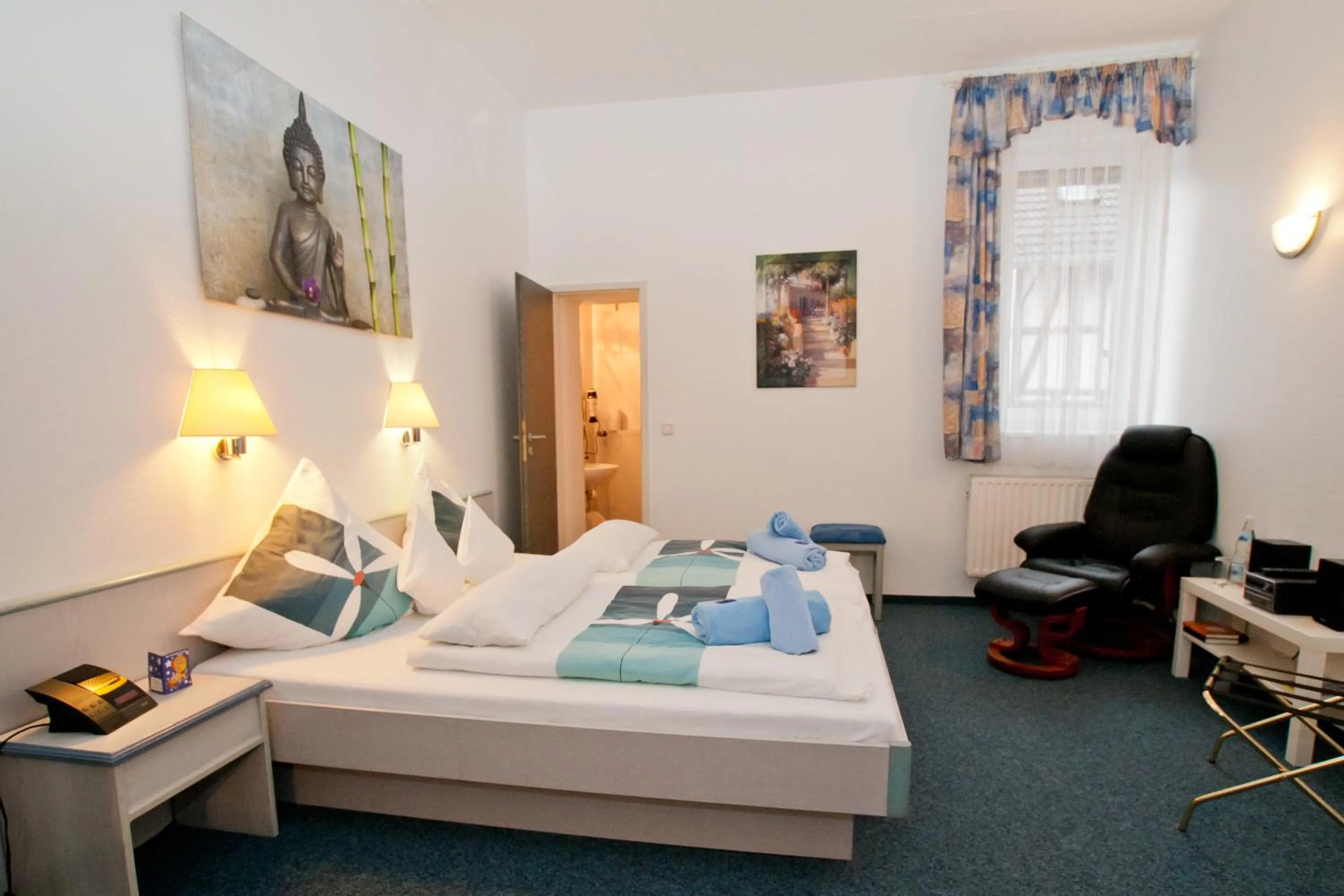 Photo of the whole room, Bed in Landgasthaus Bonn