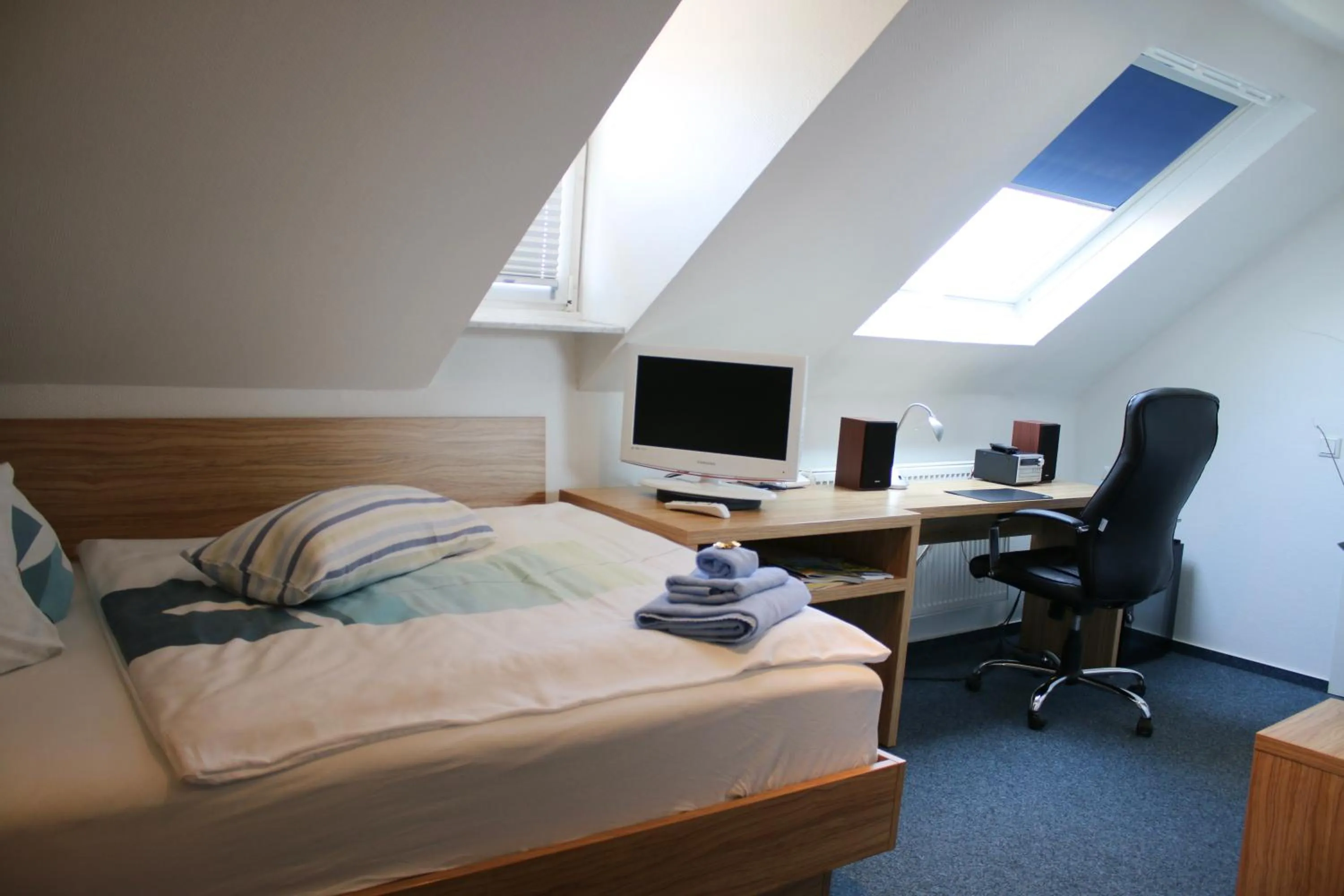 Photo of the whole room, Bed in Landgasthaus Bonn