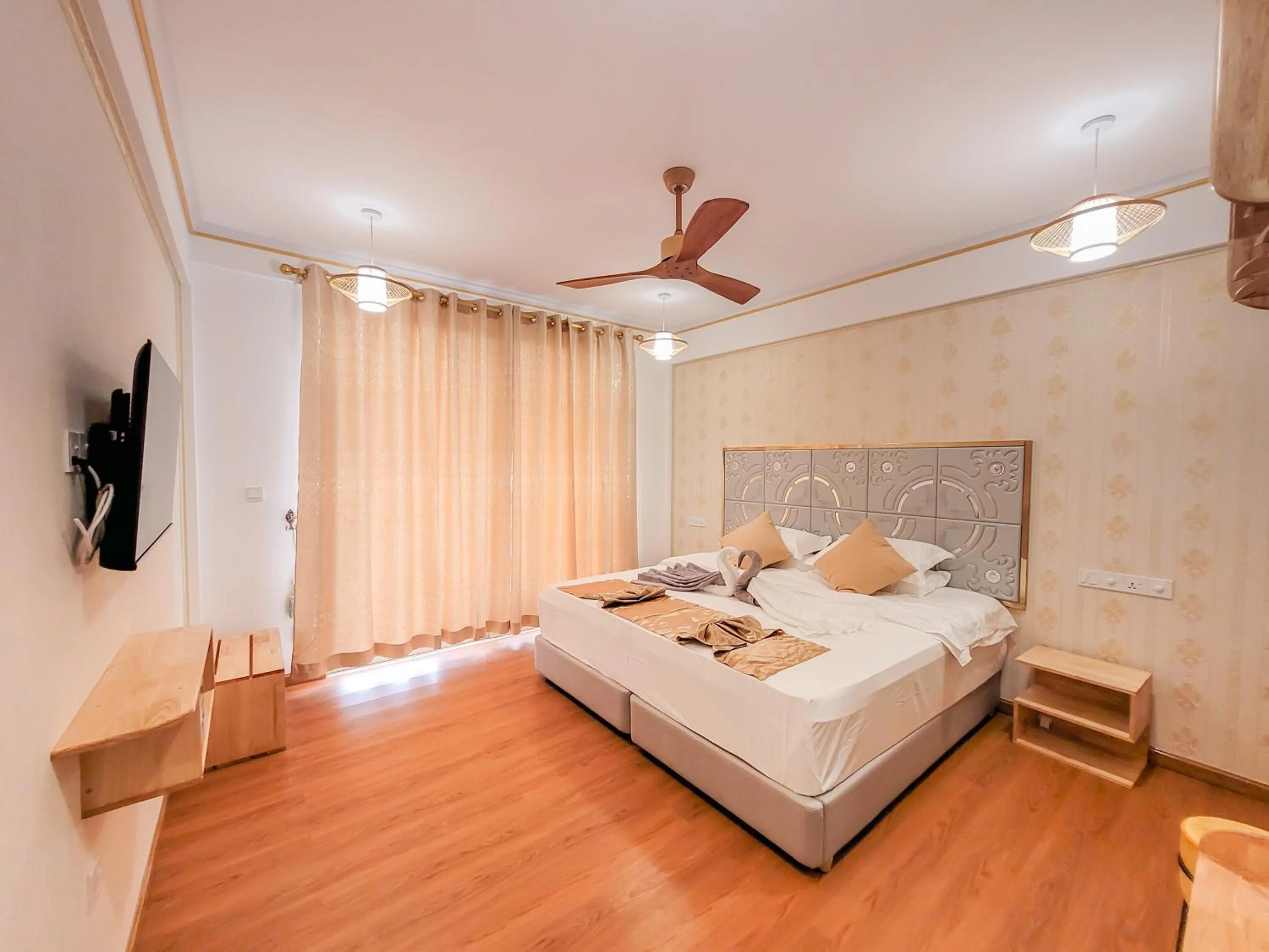 Bedroom, Bed in Jeym Lodge