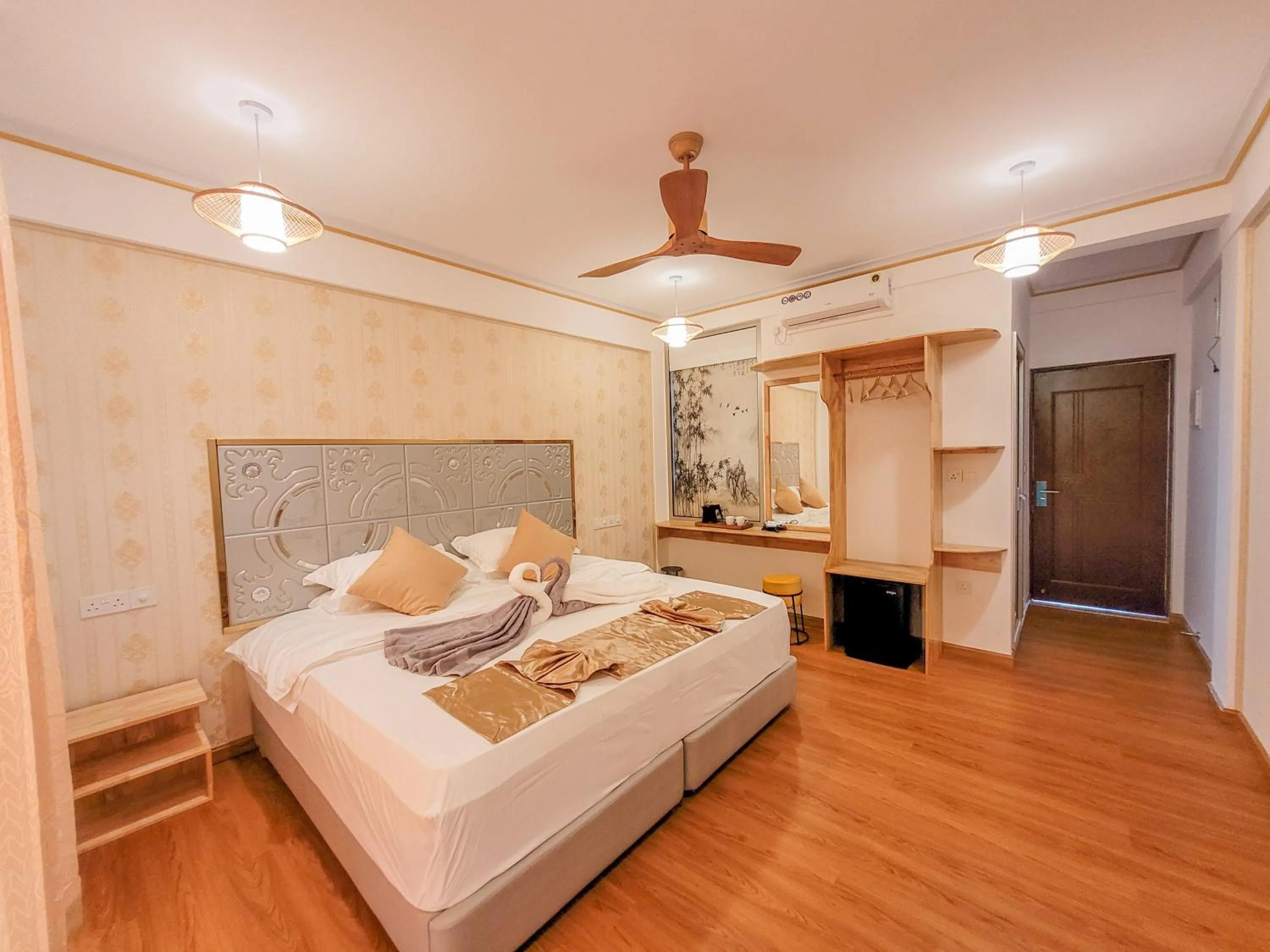 Bedroom, Bed in Jeym Lodge