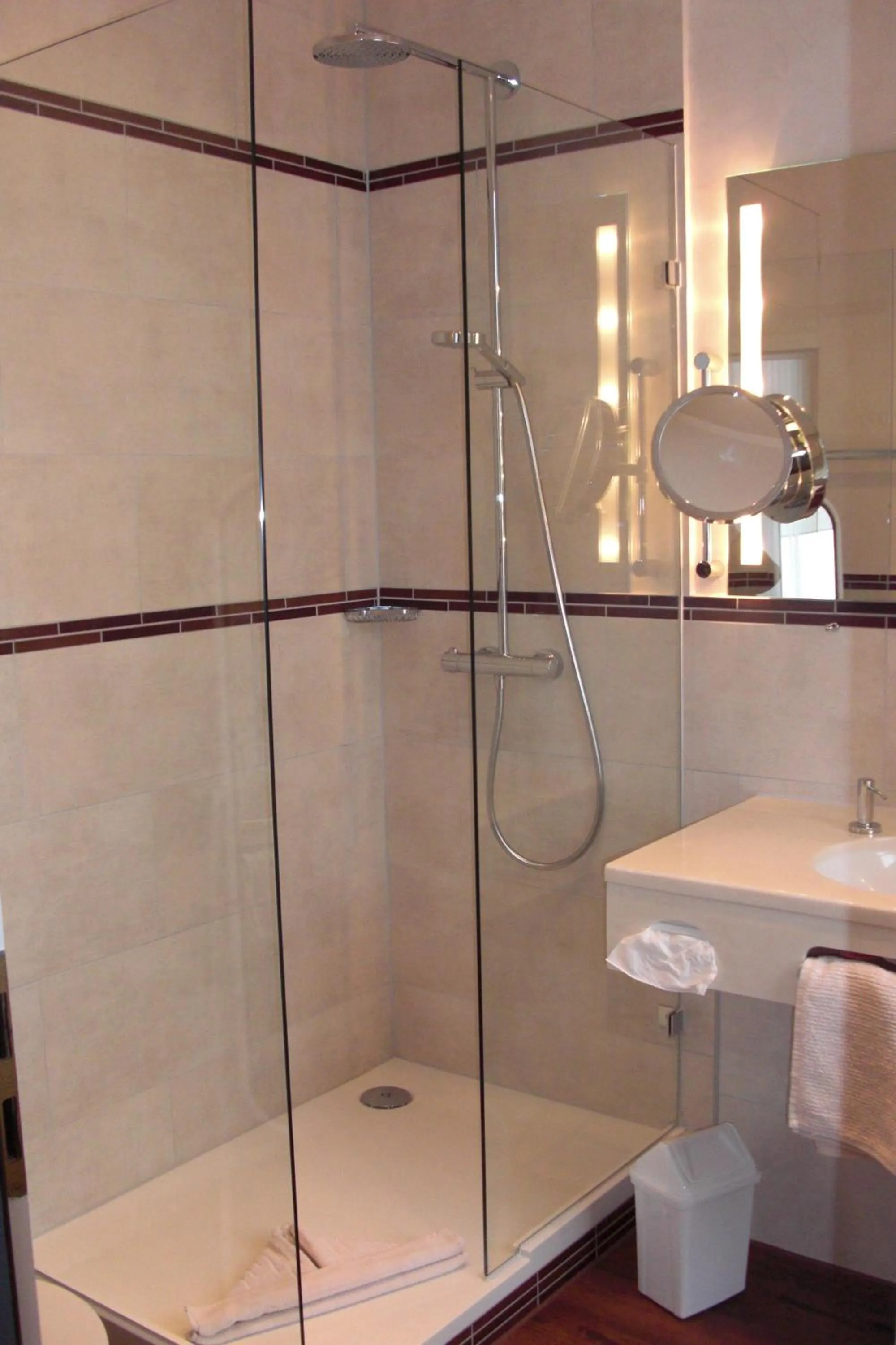 Shower in Hotel Strandvilla Janine