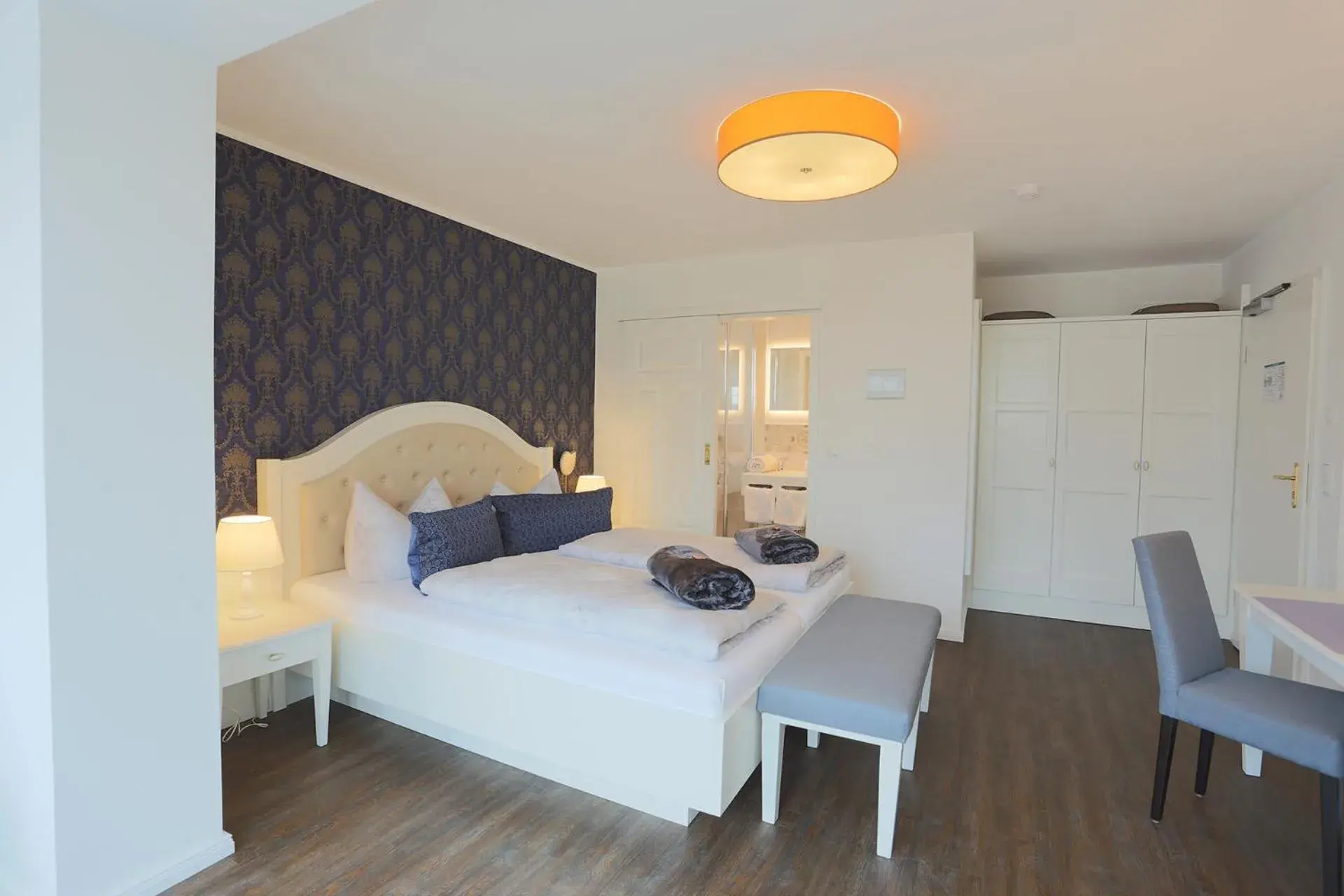 Deluxe Double Room with Balcony in Hotel Strandvilla Janine Deluxe Double Room with Balcony in Hotel Strandvilla Janine