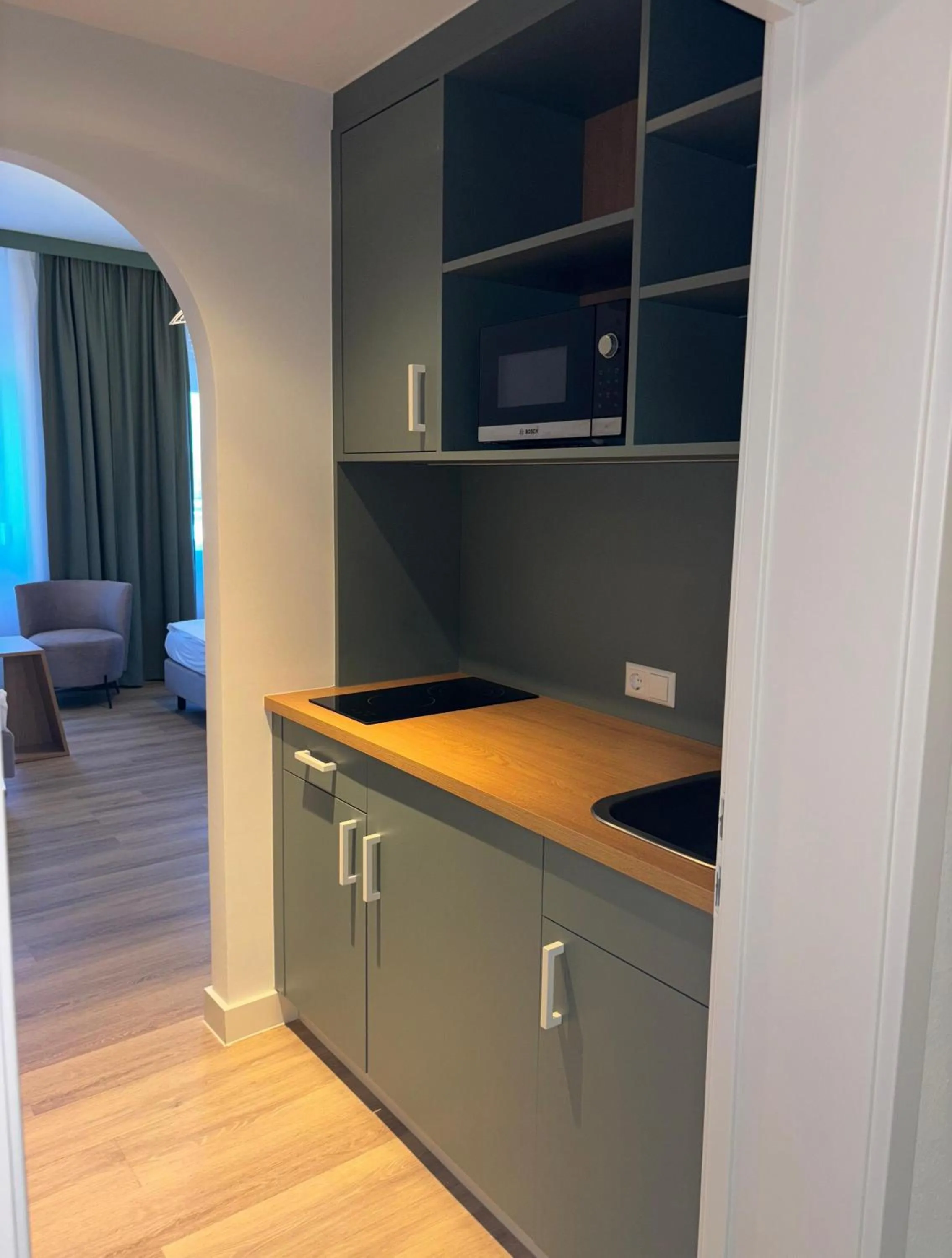 Kitchen or kitchenette in Gästehaus Centro in Konstanz