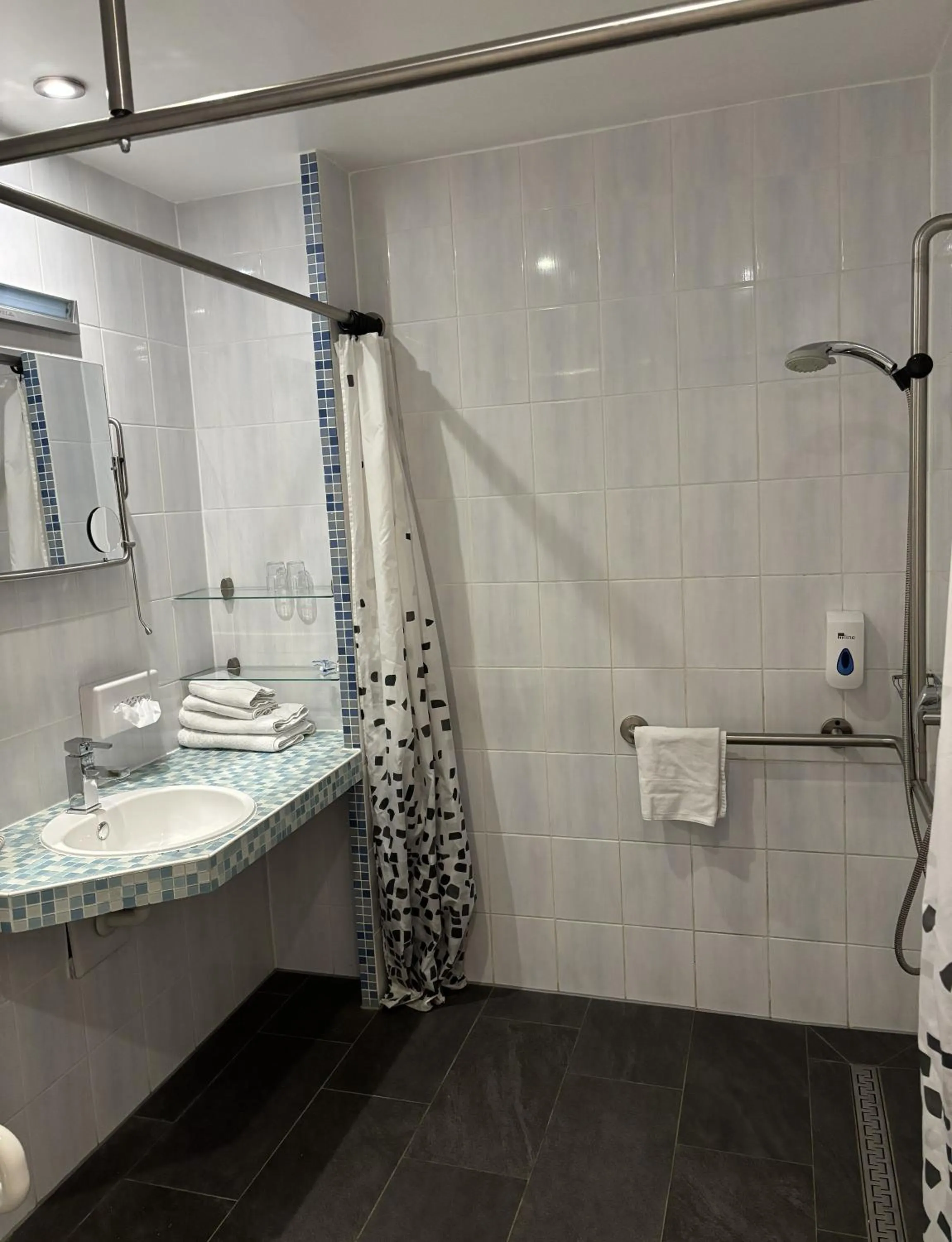 Shower in Gästehaus Centro in Konstanz