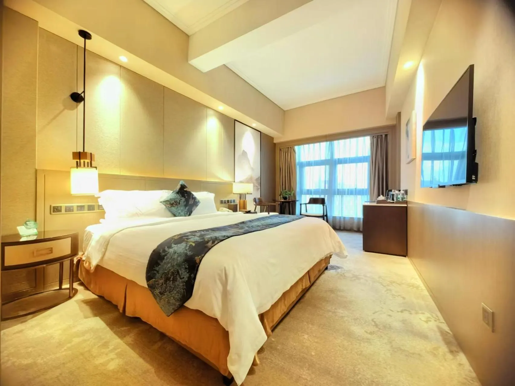 Bed in Jin Jiang Pine City Hotel