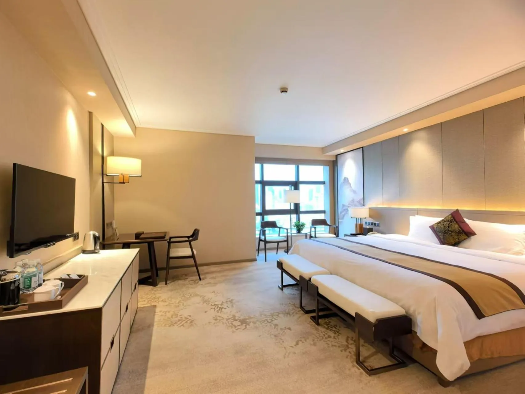 Bed in Jin Jiang Pine City Hotel