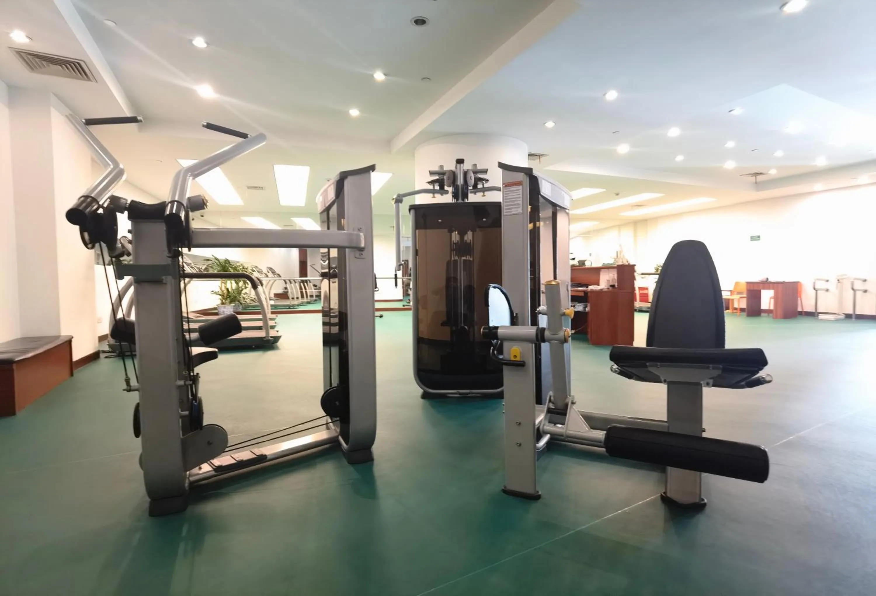 Fitness centre/facilities in Jin Jiang Pine City Hotel