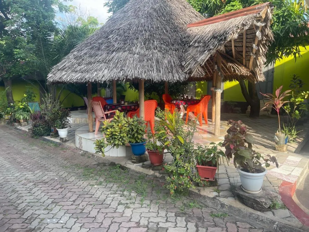 Garden in L&J Modern Backpackers Kinondoni