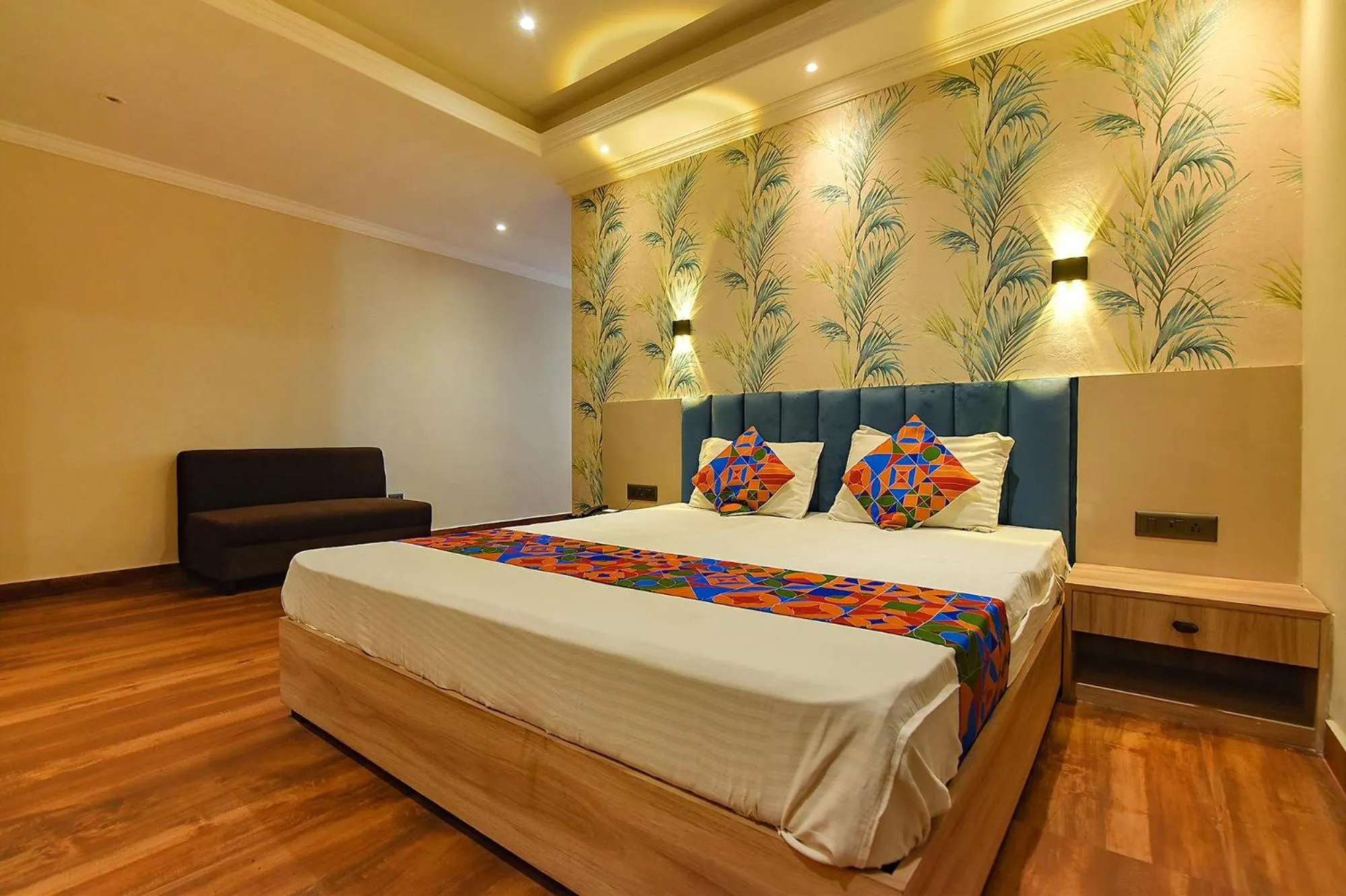 Bed in FabHotel Clive Regency Lovelock - Nr Kolkata Airport