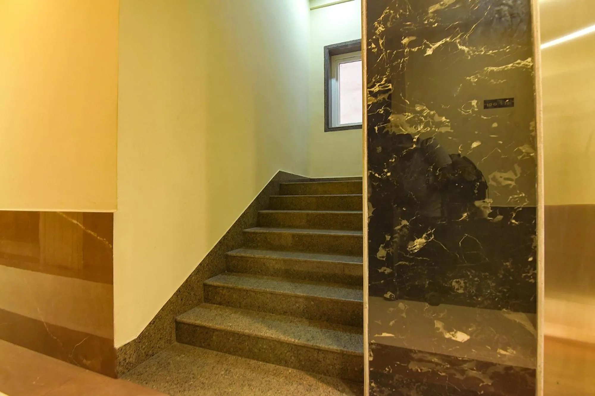 Lobby or reception in FabHotel Clive Regency Lovelock - Nr Kolkata Airport