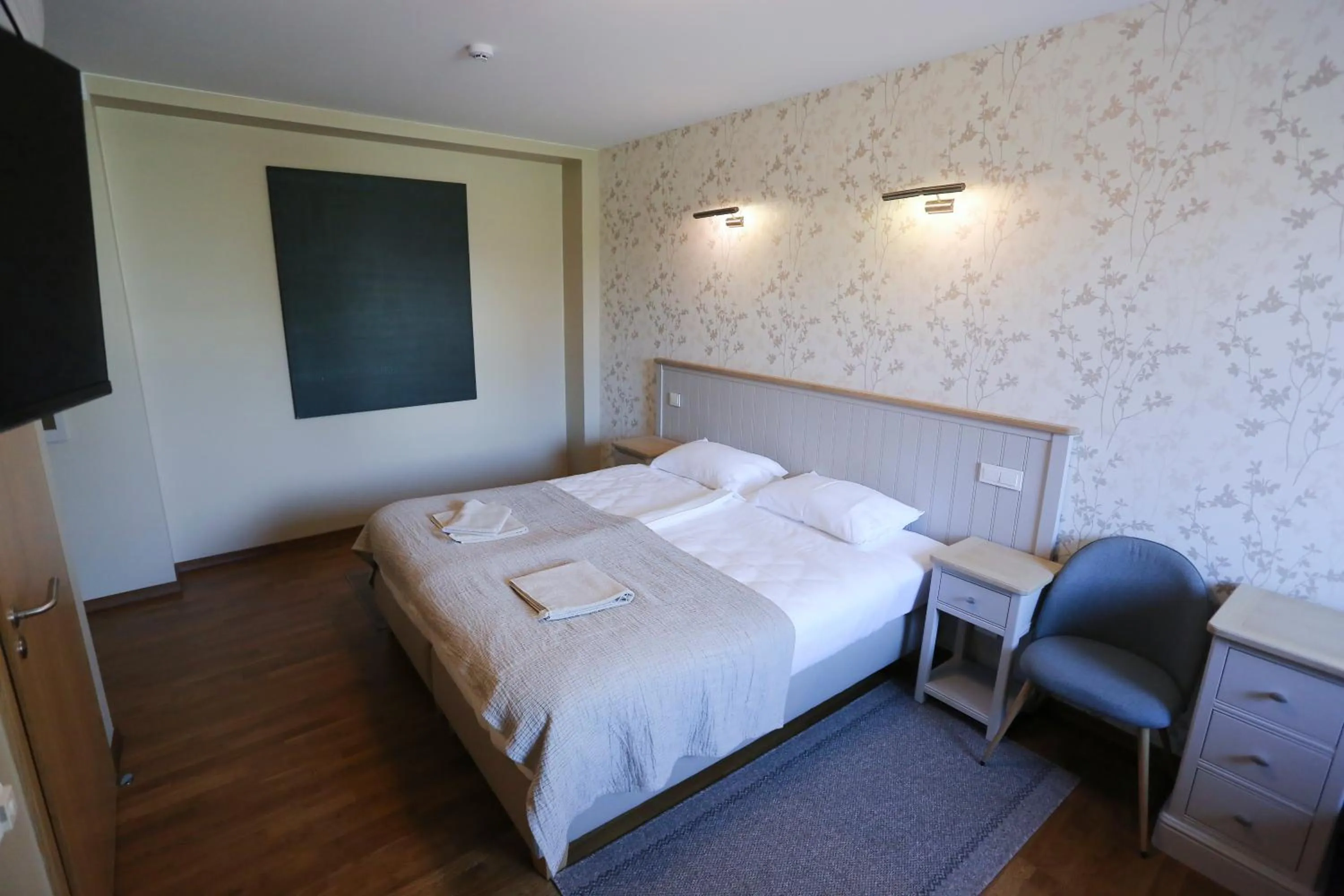 Photo of the whole room, Bed in Hotel Jonapolis