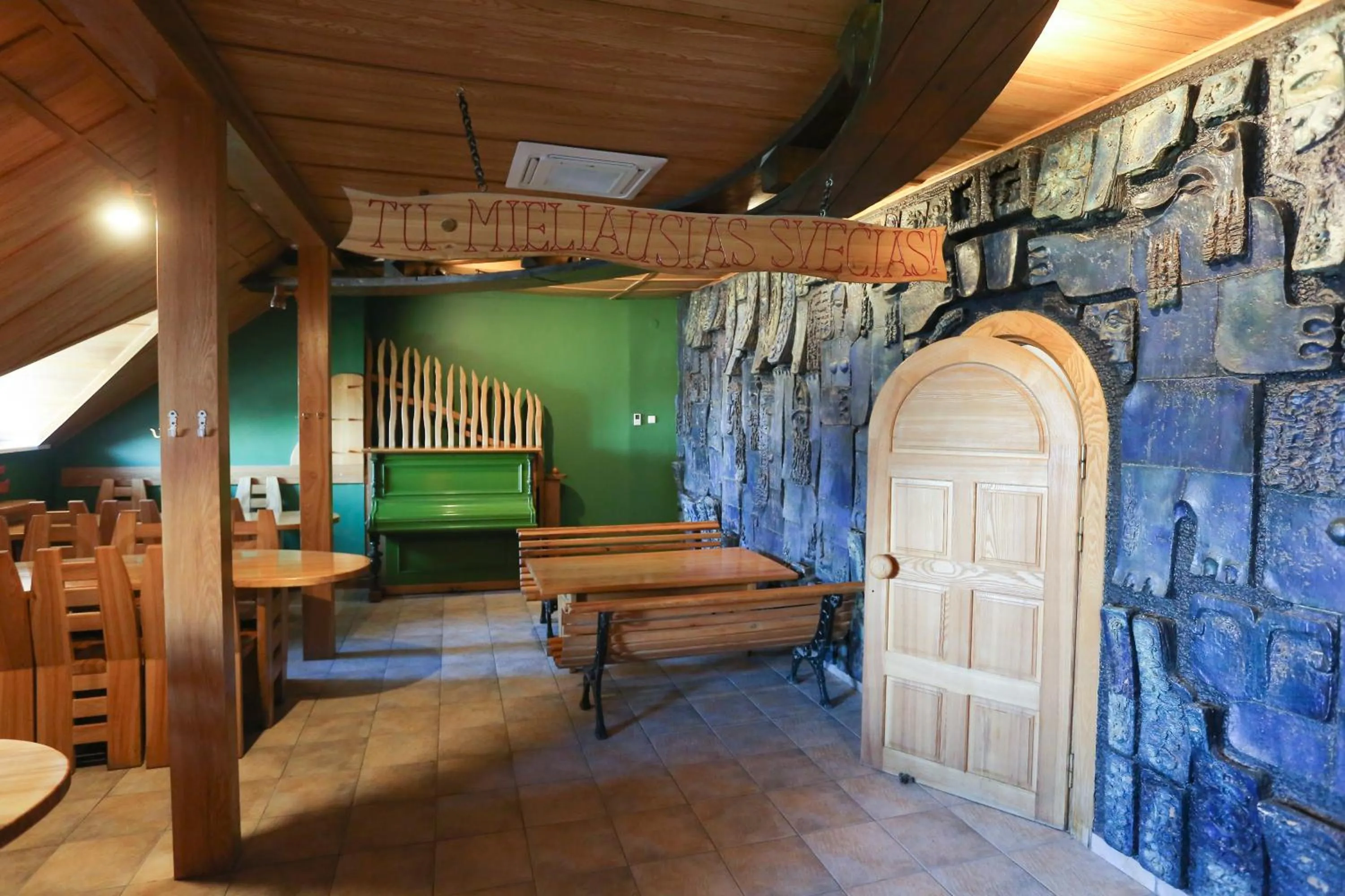 Dining area in Hotel Jonapolis