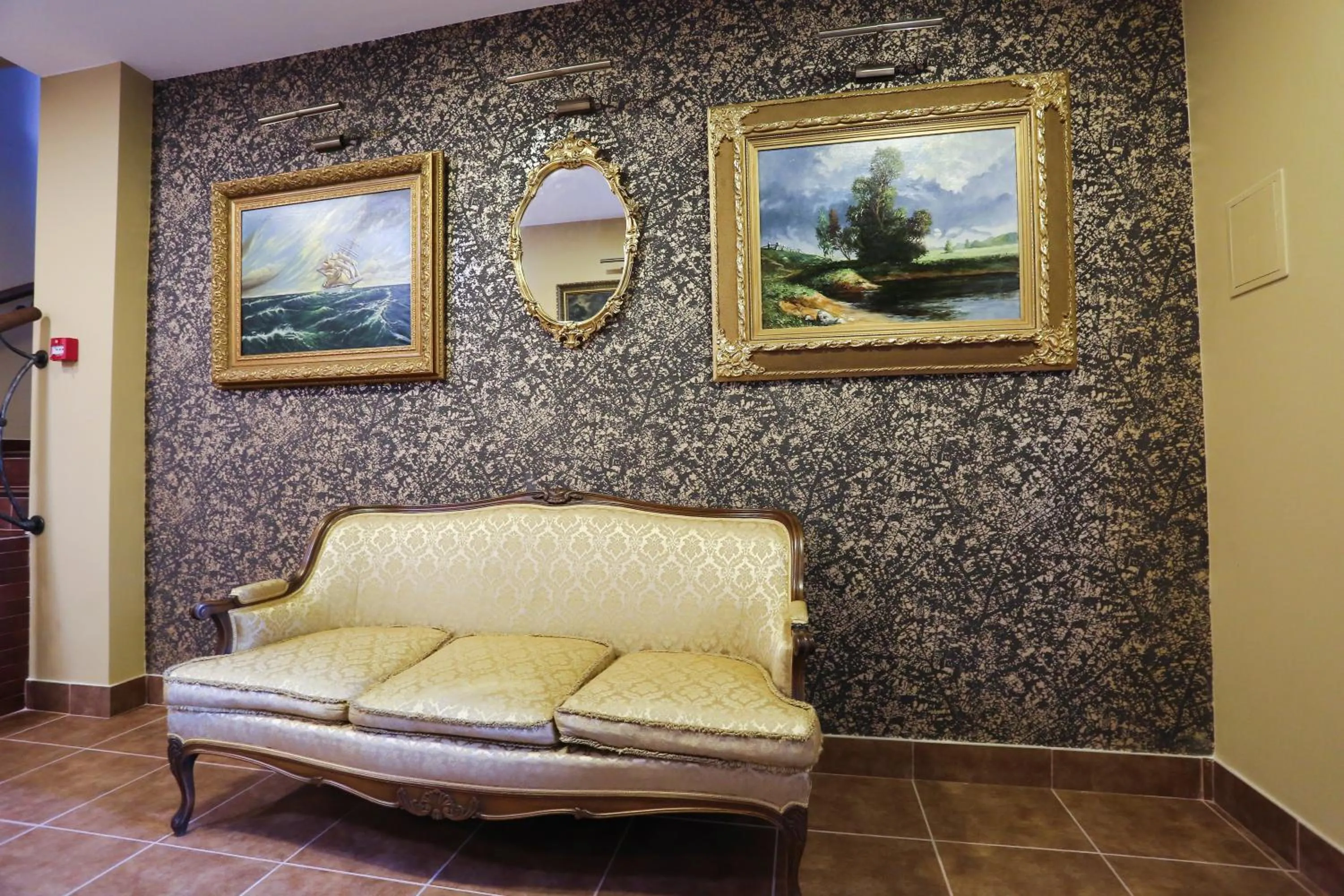 Seating area in Hotel Jonapolis