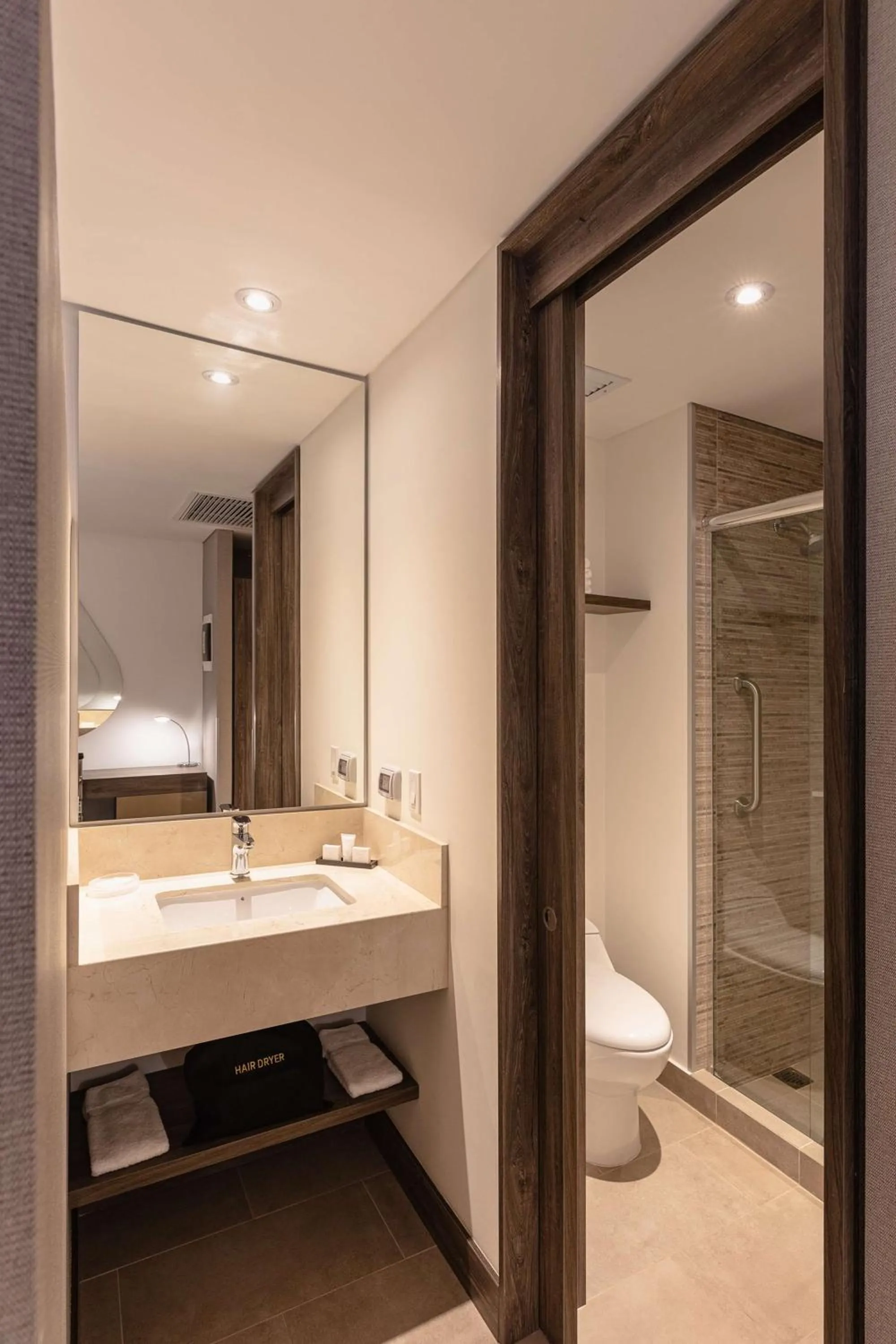 Bathroom in Hampton by Hilton Arequipa