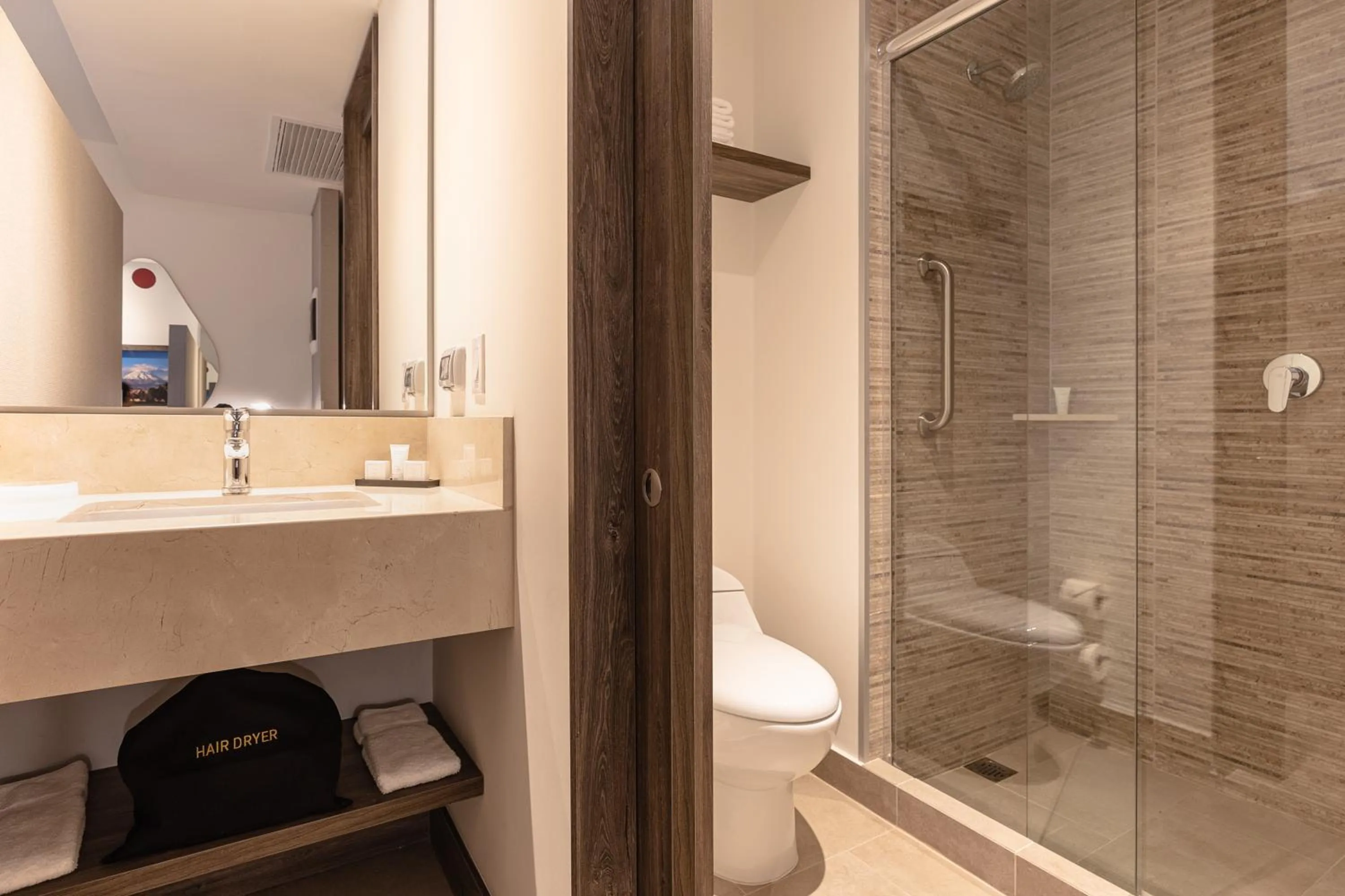 Bathroom in Hampton by Hilton Arequipa