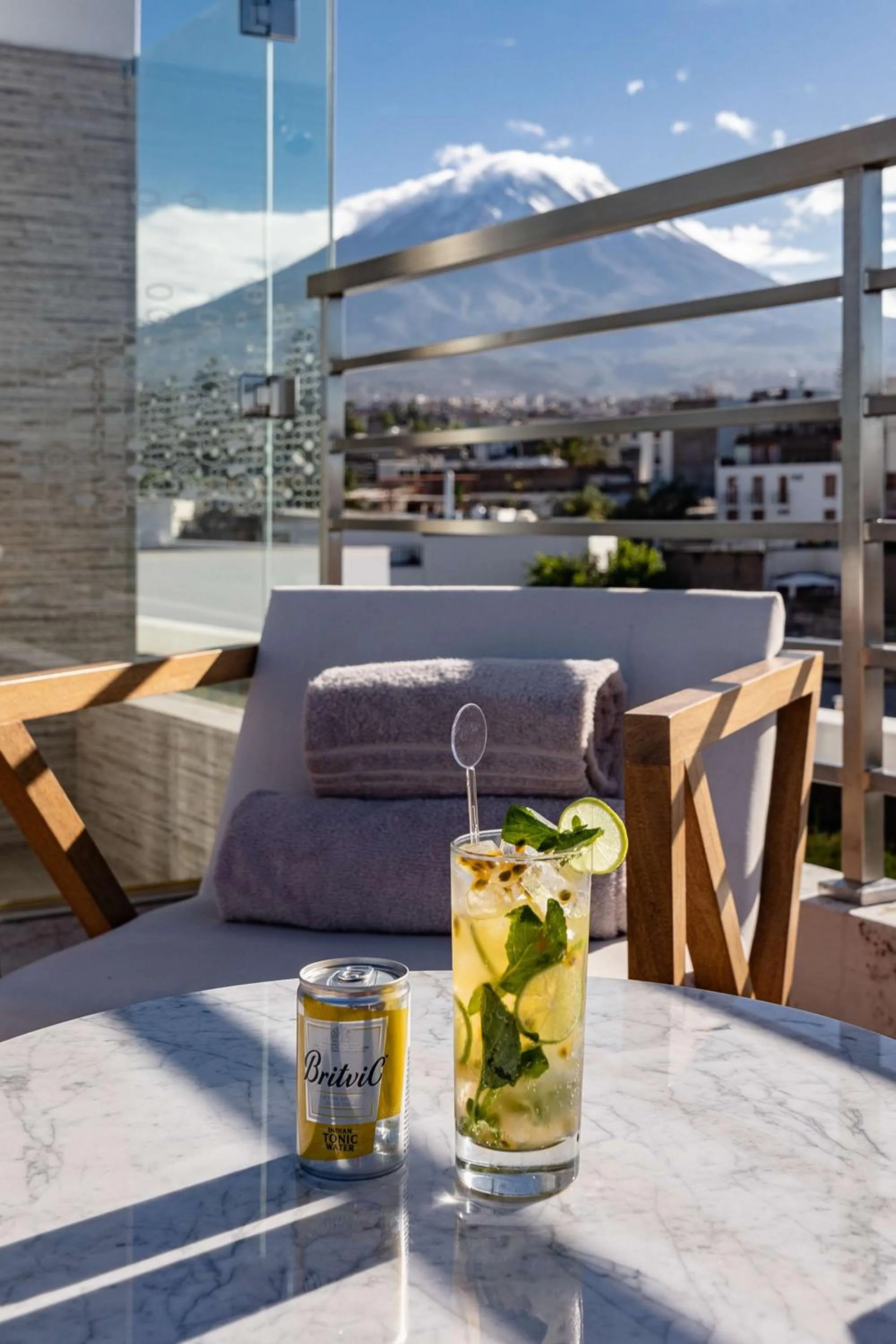 Dining area in Hampton by Hilton Arequipa