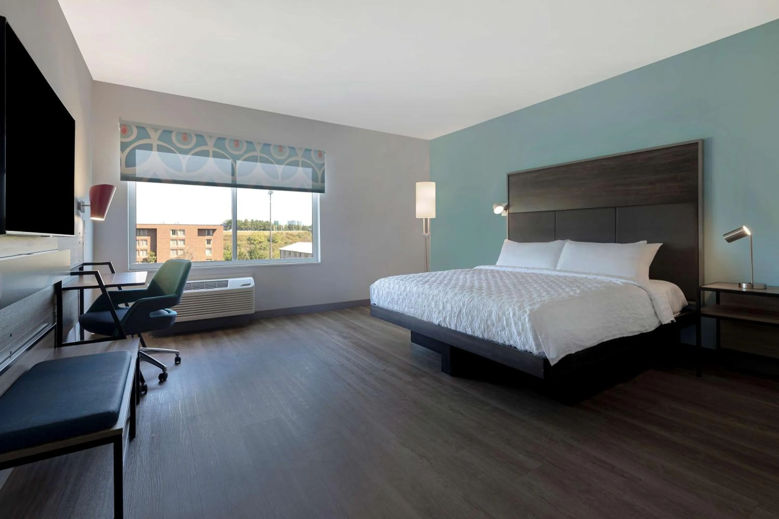 Bedroom, Bed in Tru By Hilton Atlanta Galleria Ballpark, GA