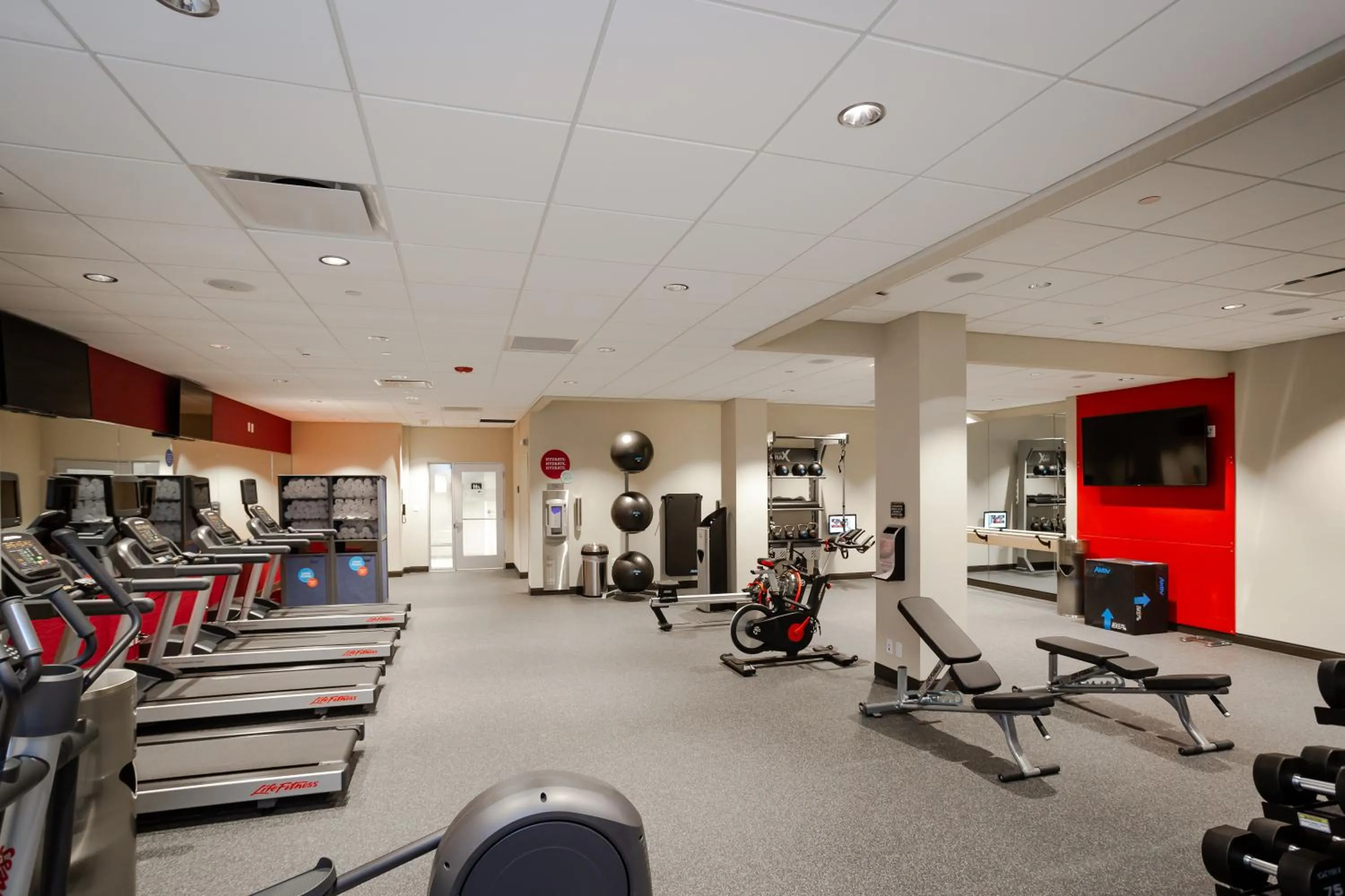Fitness centre/facilities in Tru by Hilton Pflugerville, TX