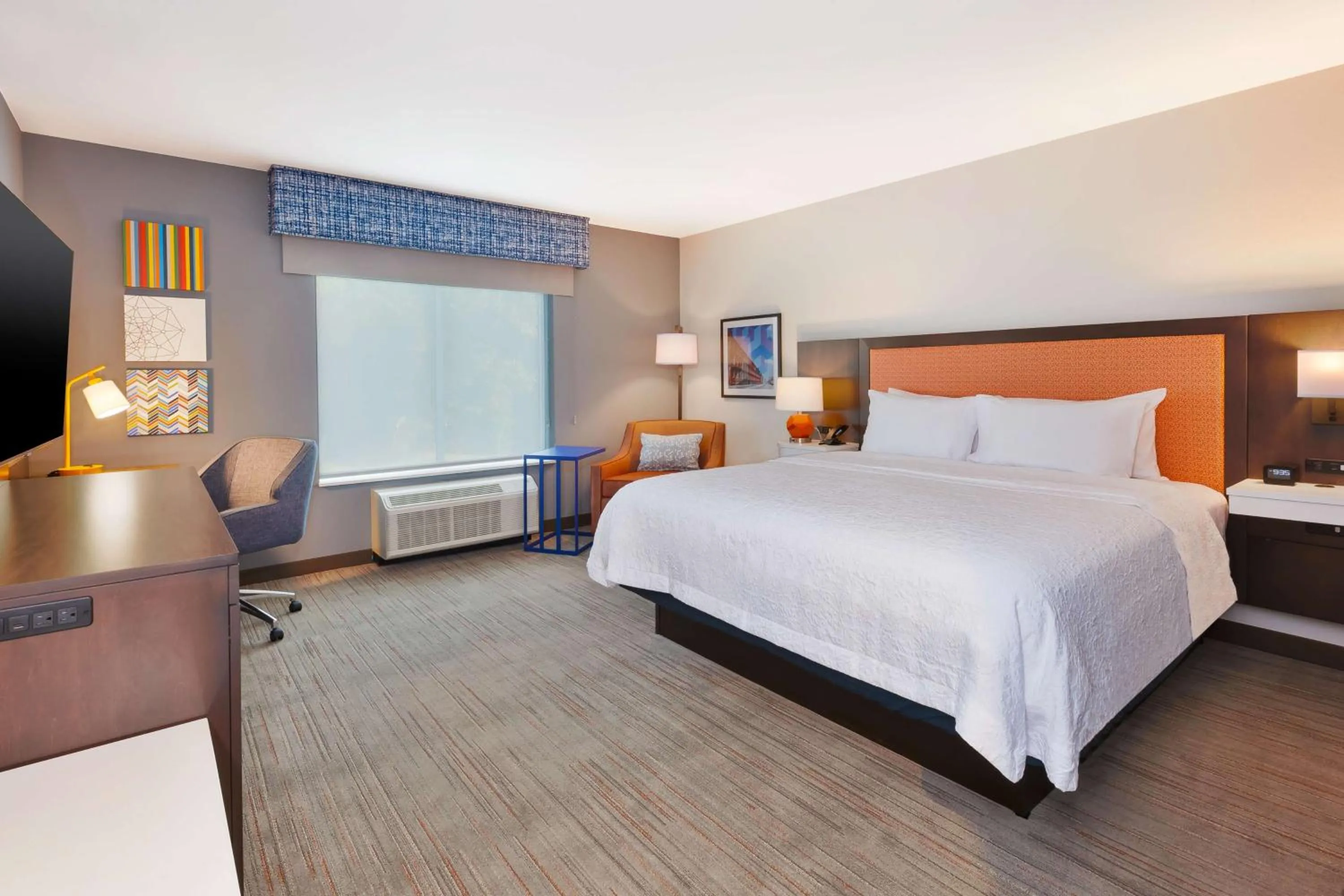 Bed in Hampton Inn Danville, Va