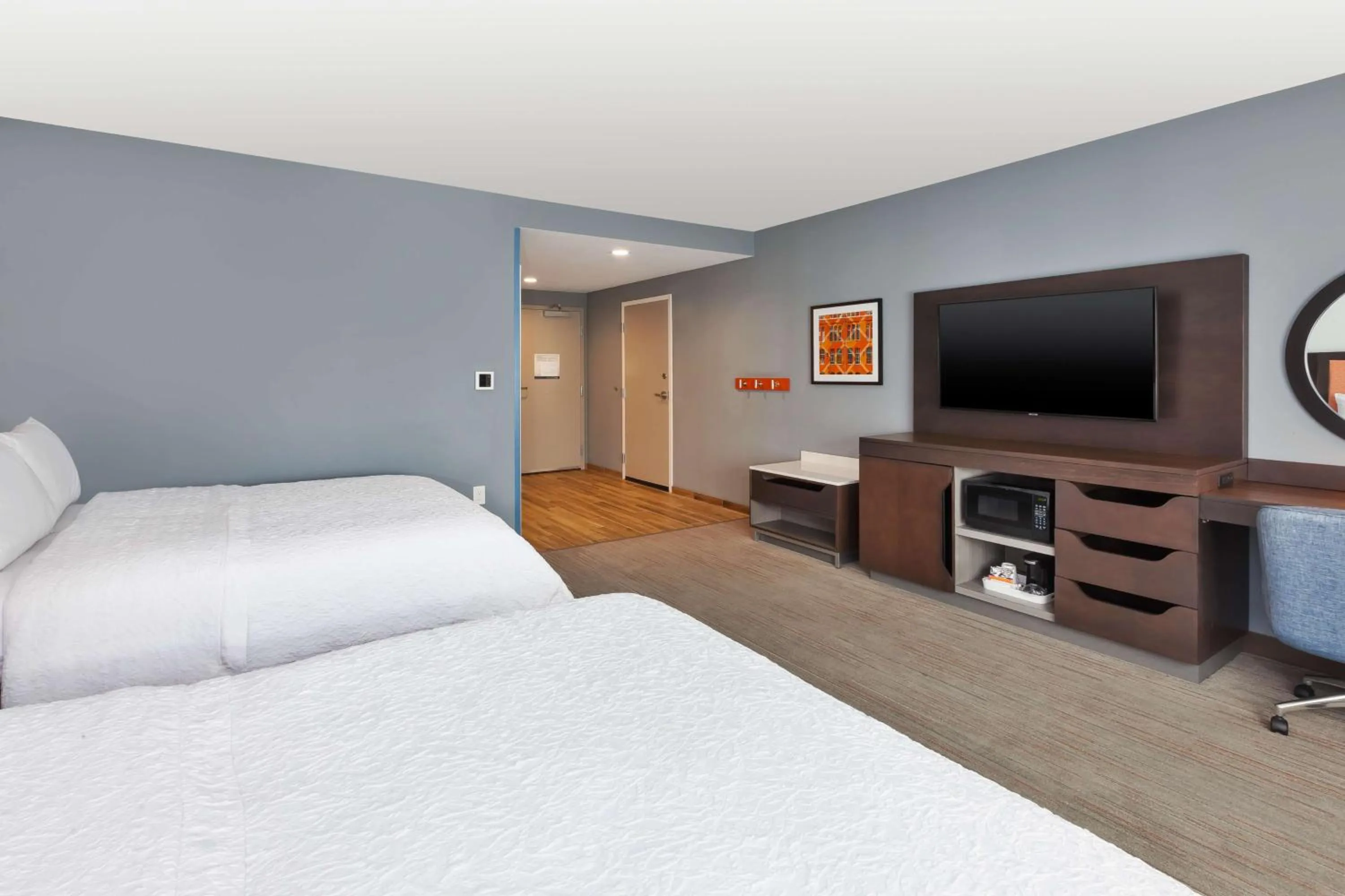 Bed in Hampton Inn Danville, Va