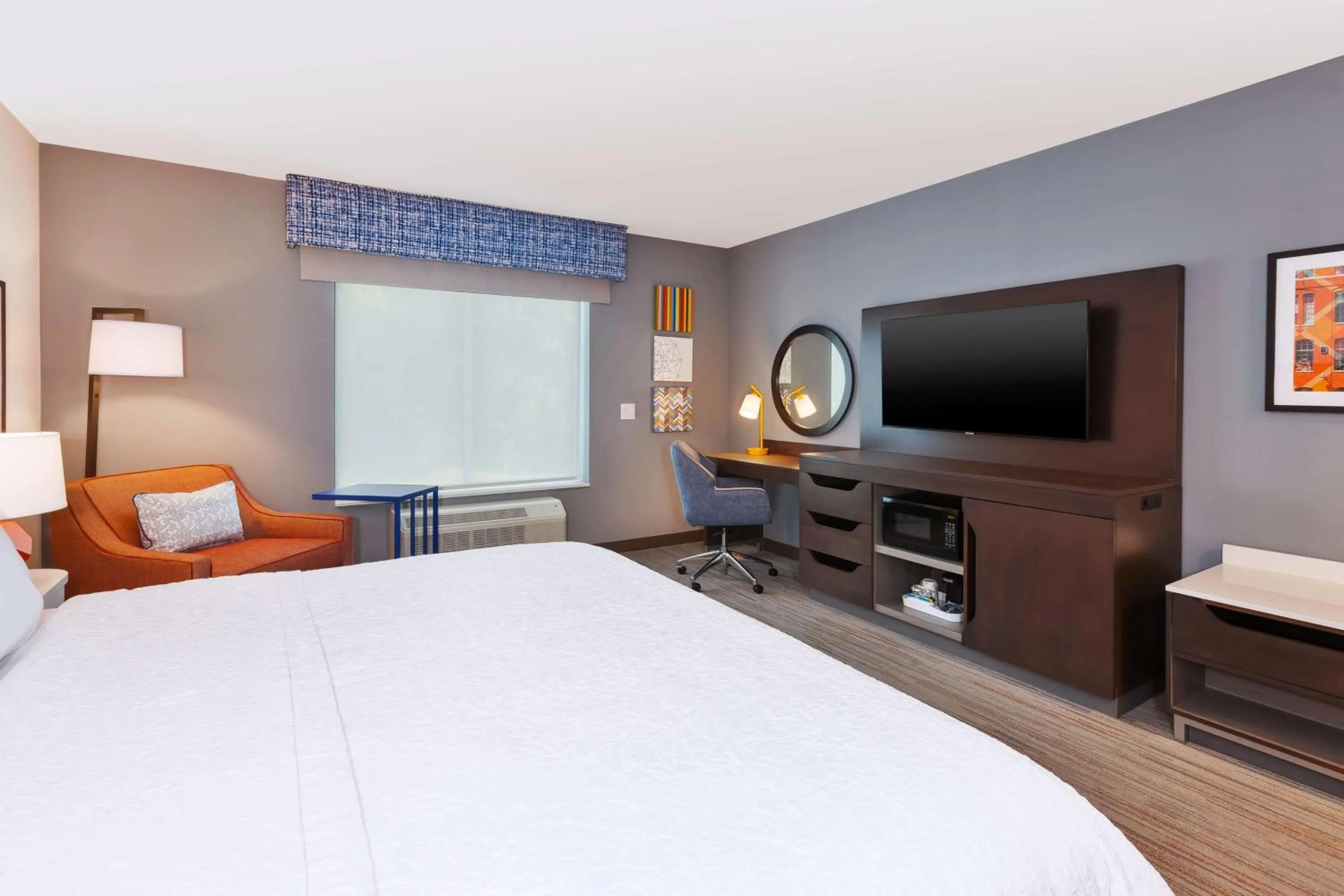 Bedroom, Bed in Hampton Inn Danville, Va