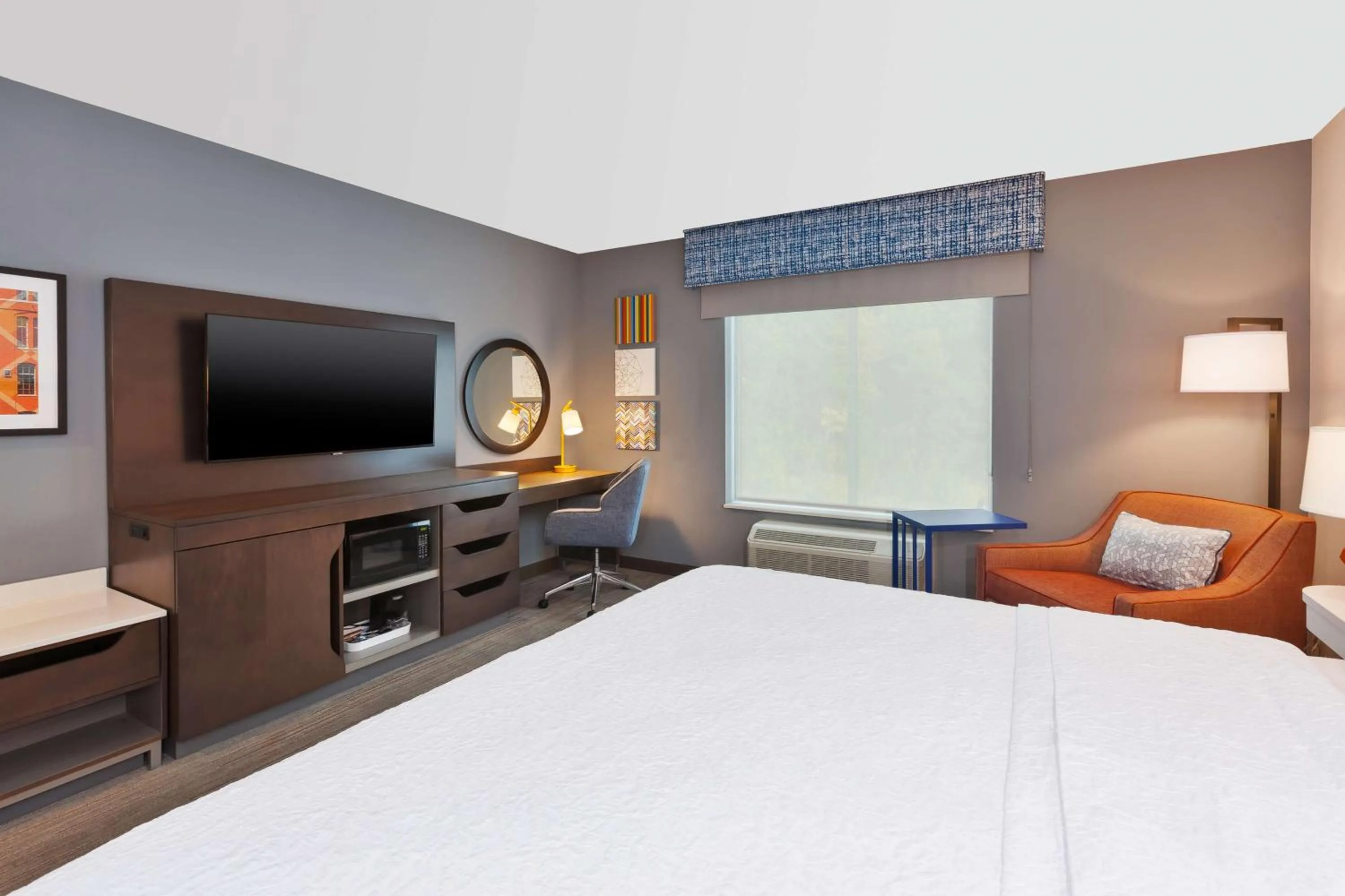 Bed in Hampton Inn Danville, Va