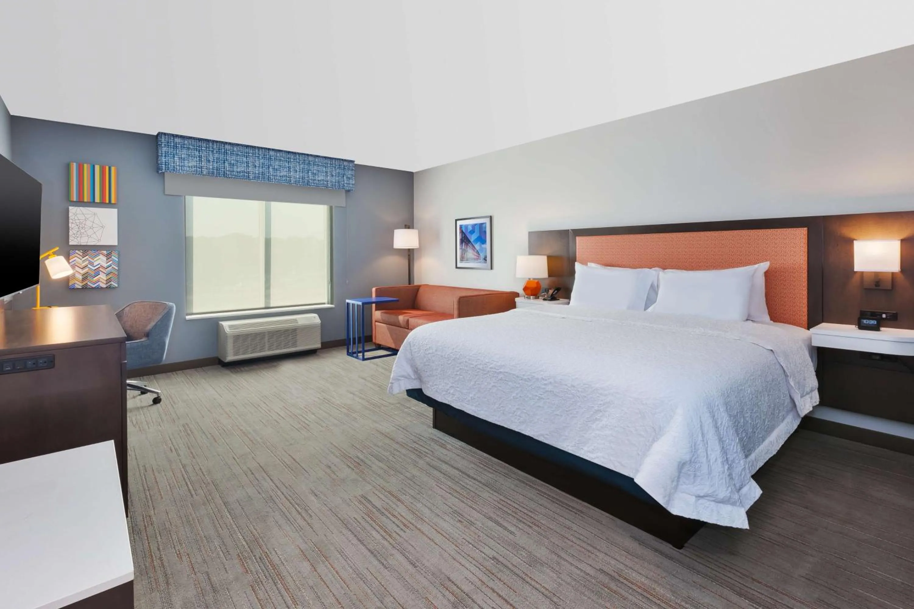 Bed in Hampton Inn Danville, Va