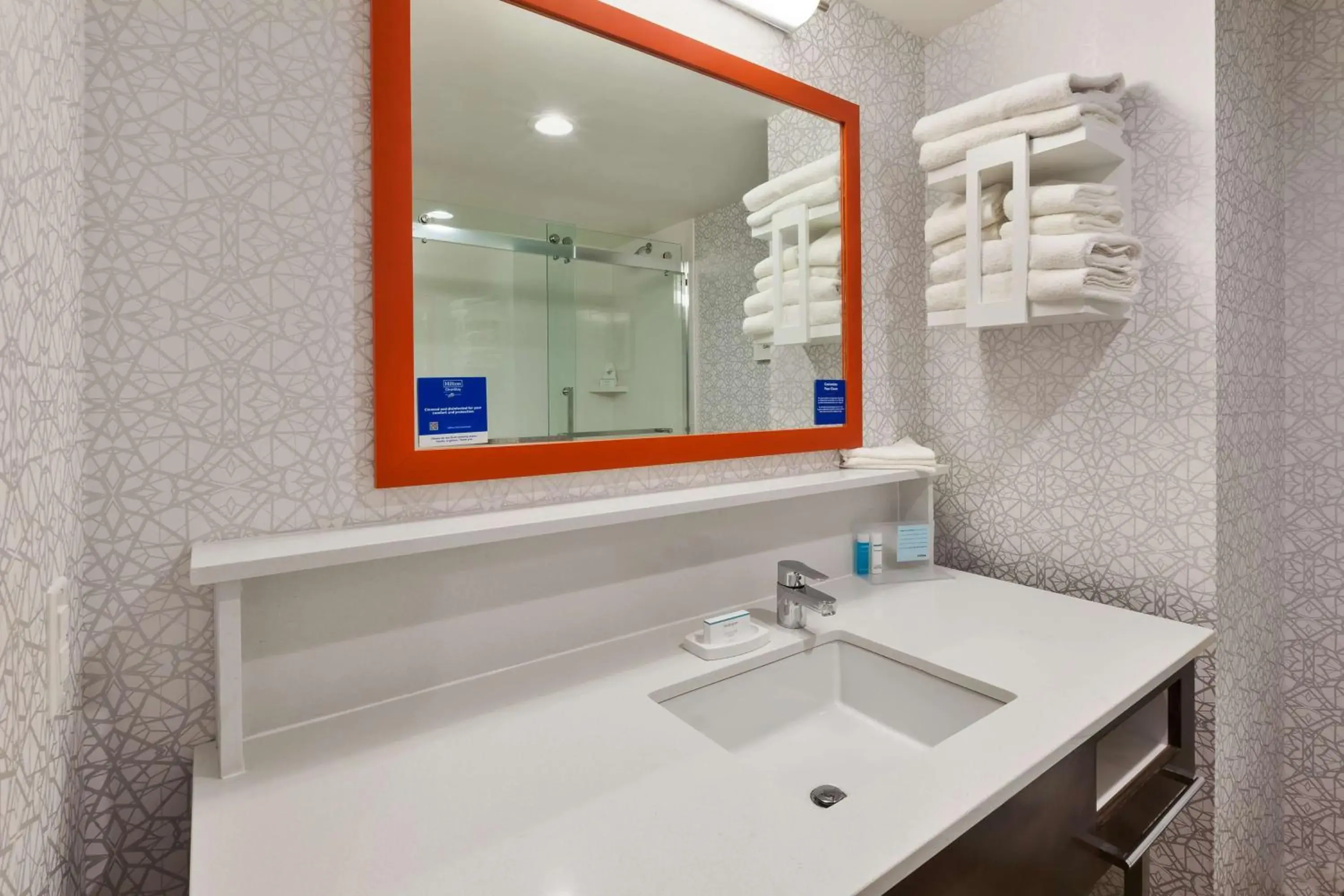 Queen Room with Two Queen Beds and Roll-In Shower - Mobility Access/Non-Smoking in Hampton Inn Danville, Va Queen Room with Two Queen Beds and Roll-In Shower - Mobility Access/Non-Smoking in Hampton Inn Danville, Va