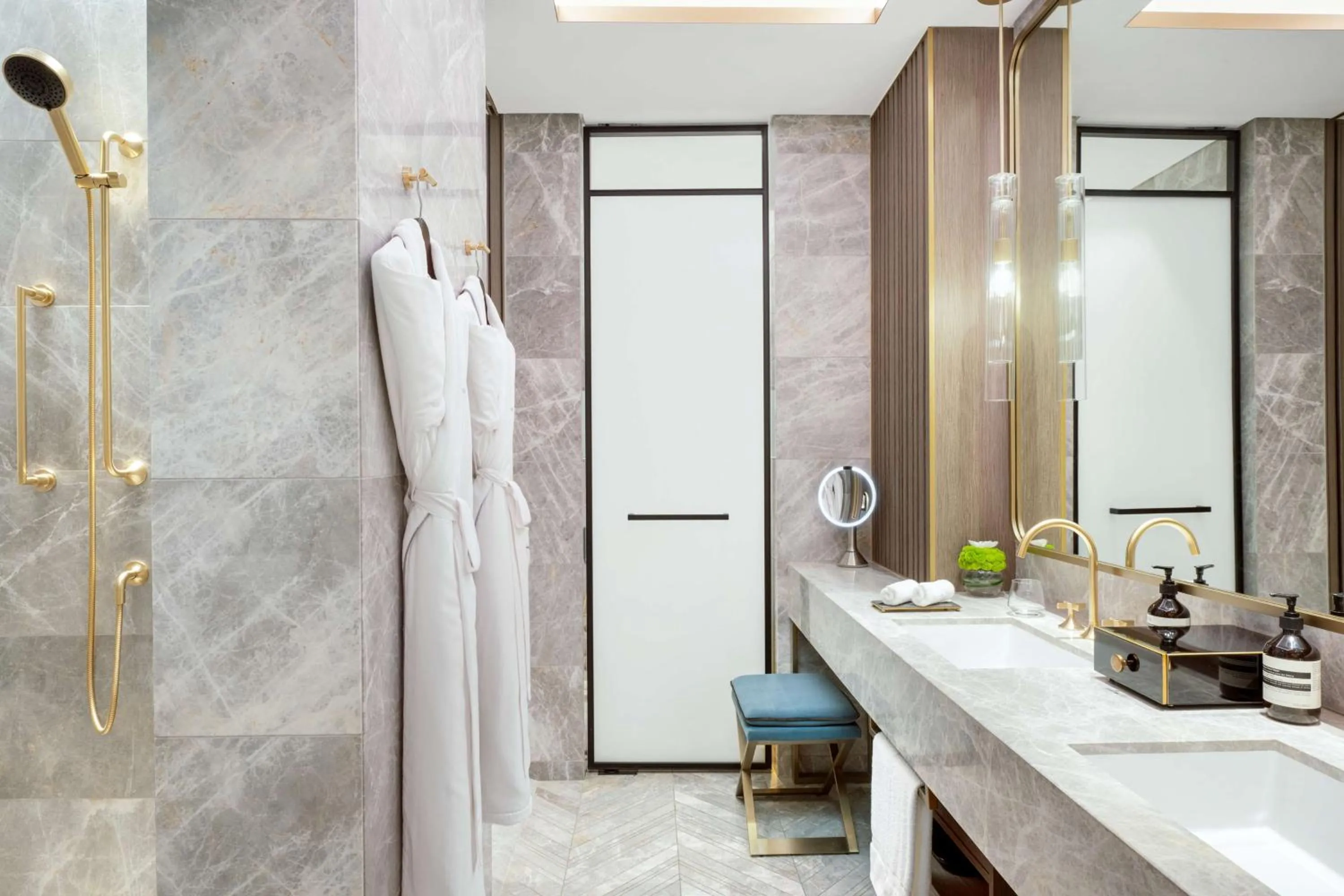 Photo of the whole room in Waldorf Astoria Kuwait