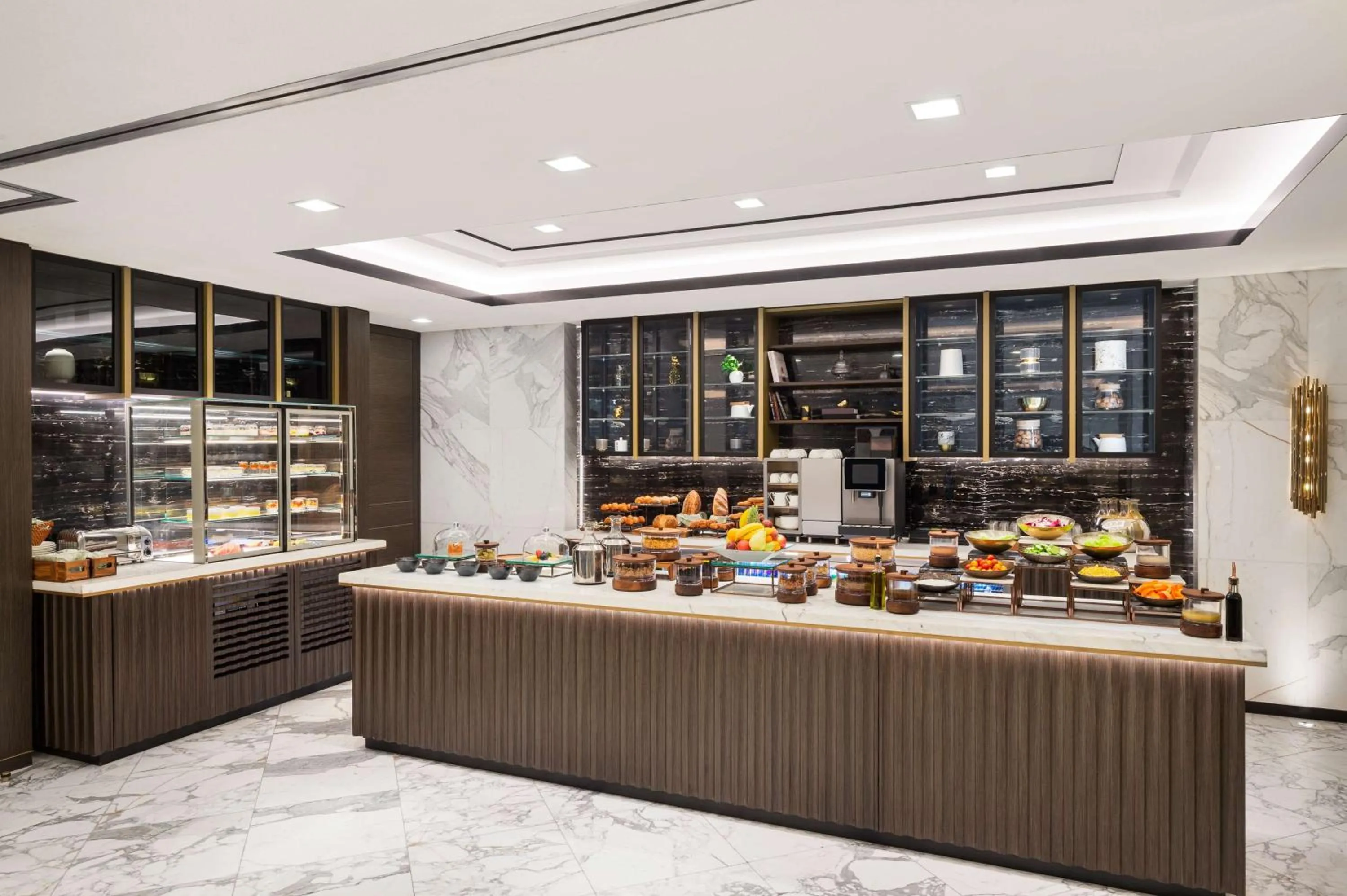 Restaurant/places to eat in Waldorf Astoria Kuwait