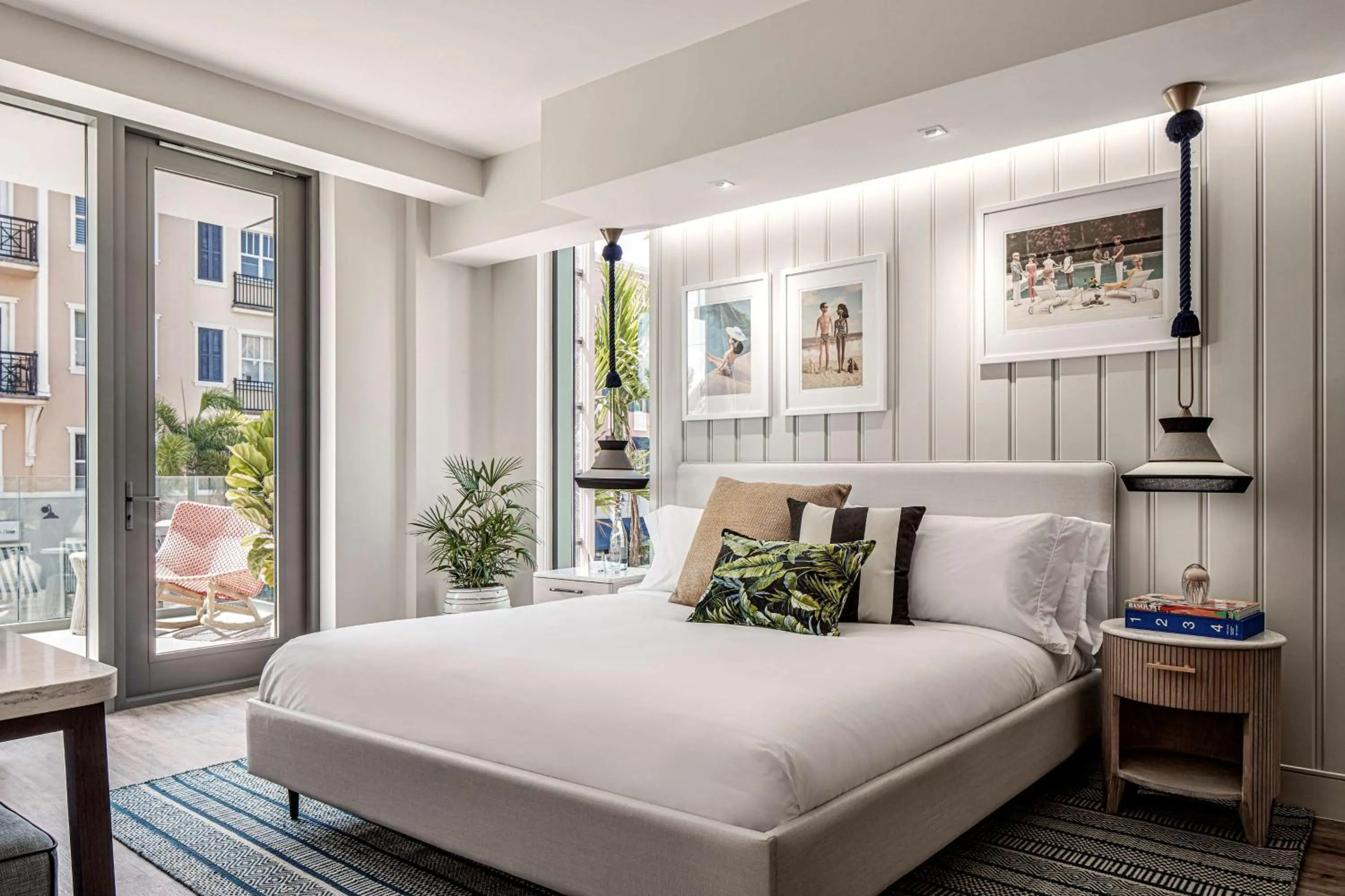 Bed in The Ray Hotel Delray Beach, Curio Collection By Hilton