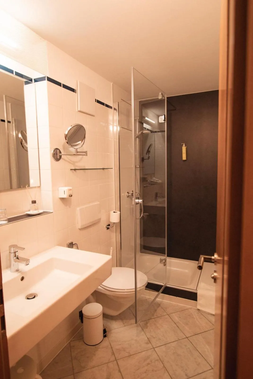 Shower in Hotel am Main