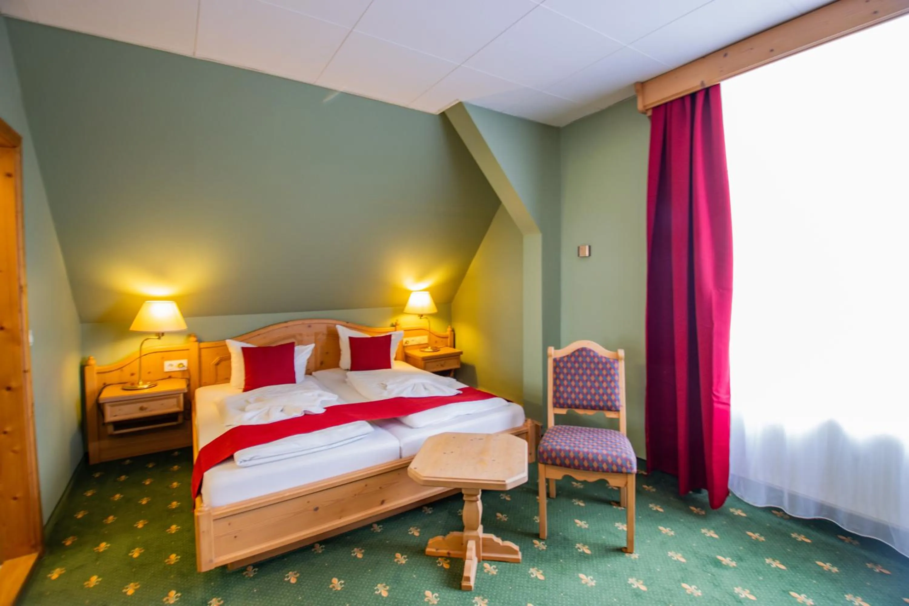 Photo of the whole room, Bed in Hotel Schloss Nebra