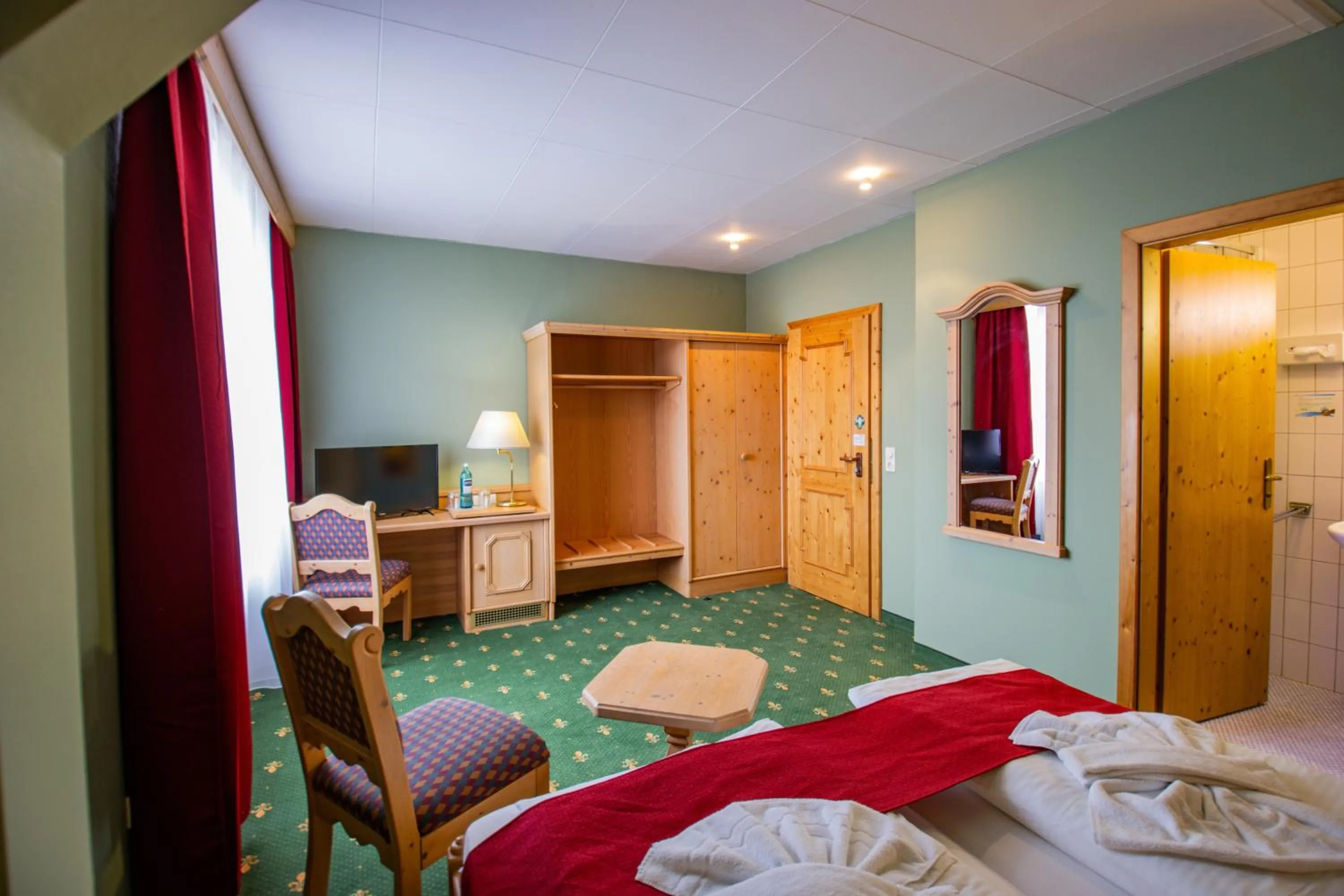 Photo of the whole room, Bed in Hotel Schloss Nebra