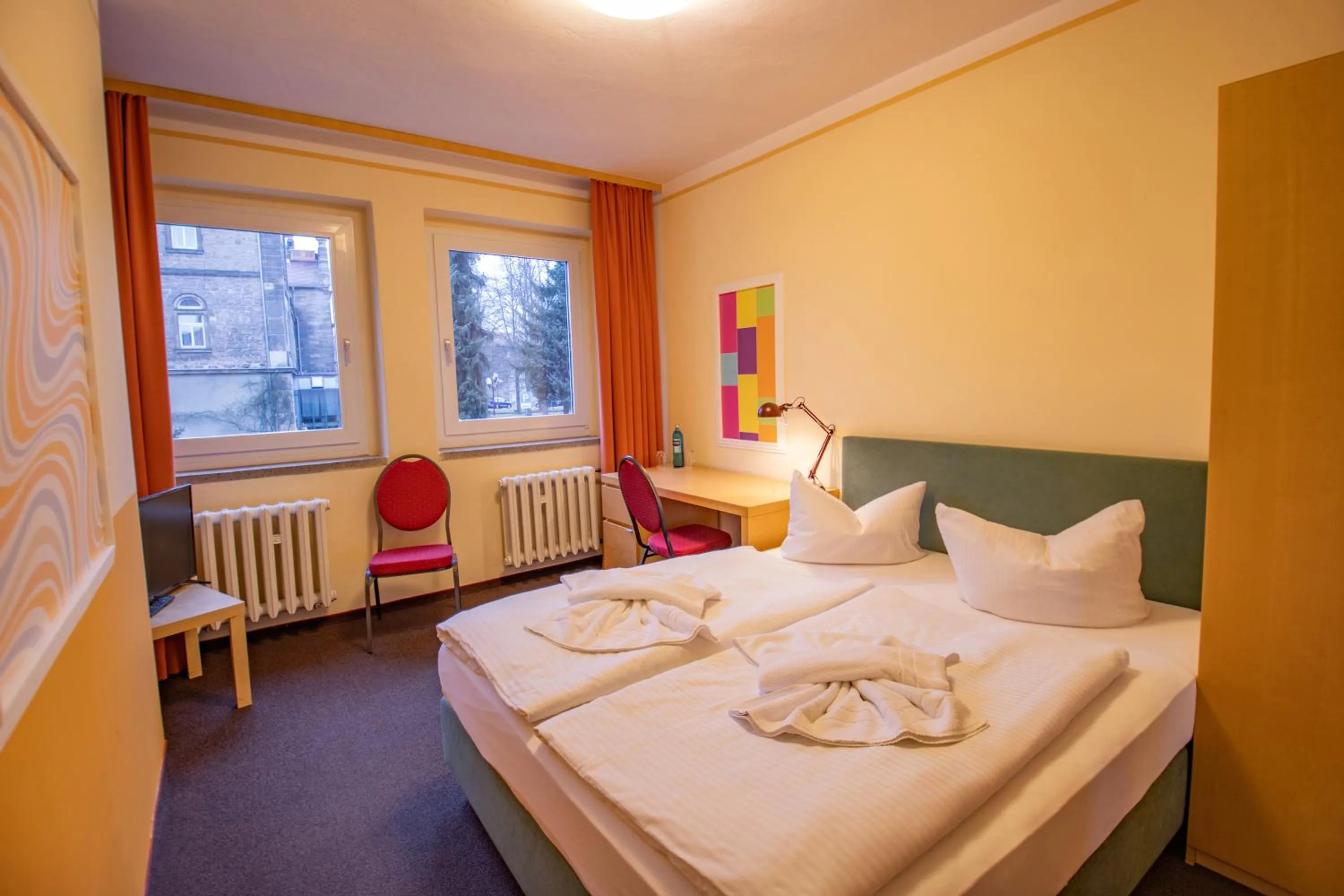 Photo of the whole room, Bed in Hotel Schloss Nebra