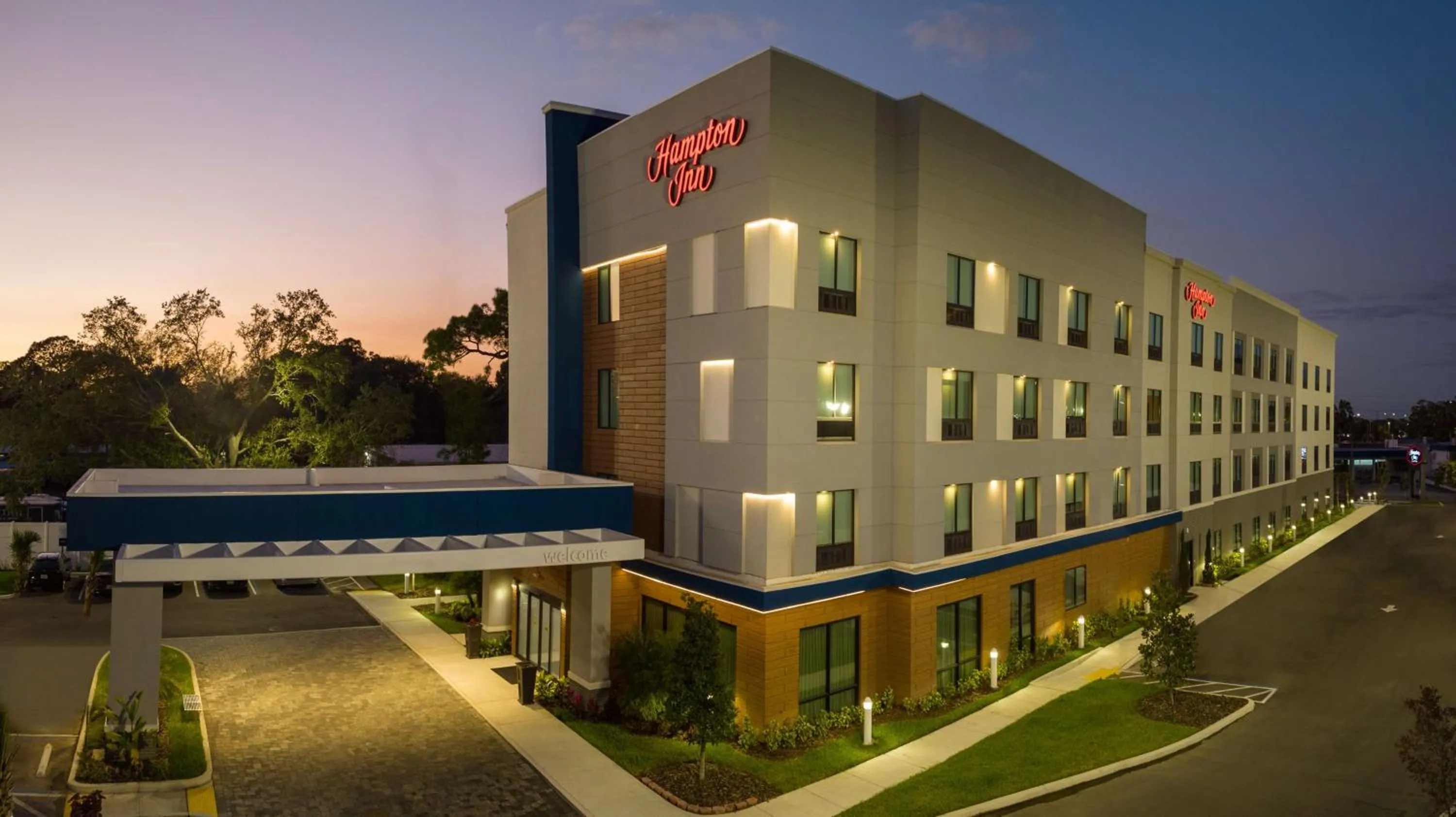 Property building in Hampton Inn Pinellas Park St Petersburg, Fl