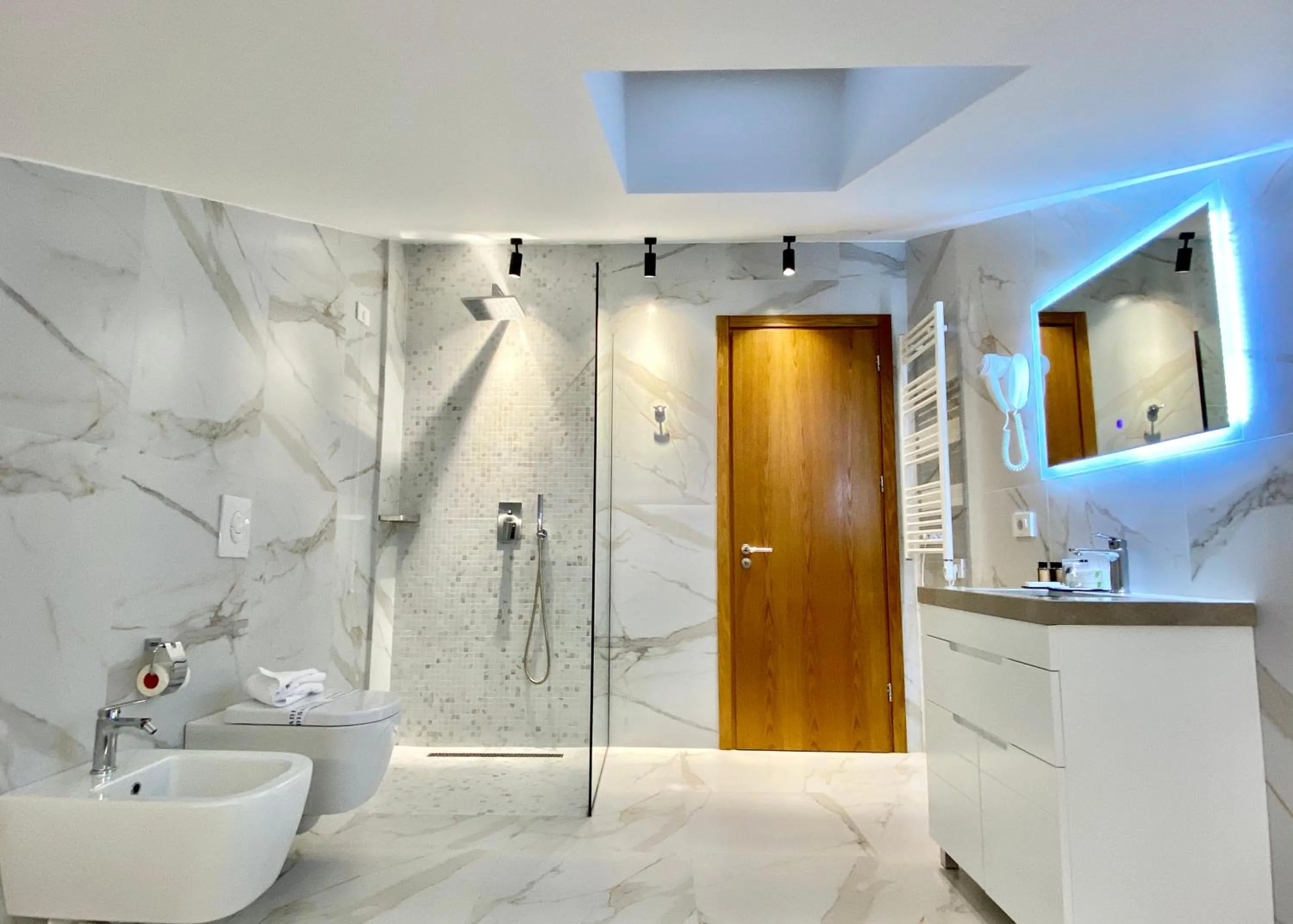 Bathroom in Primo Hotel