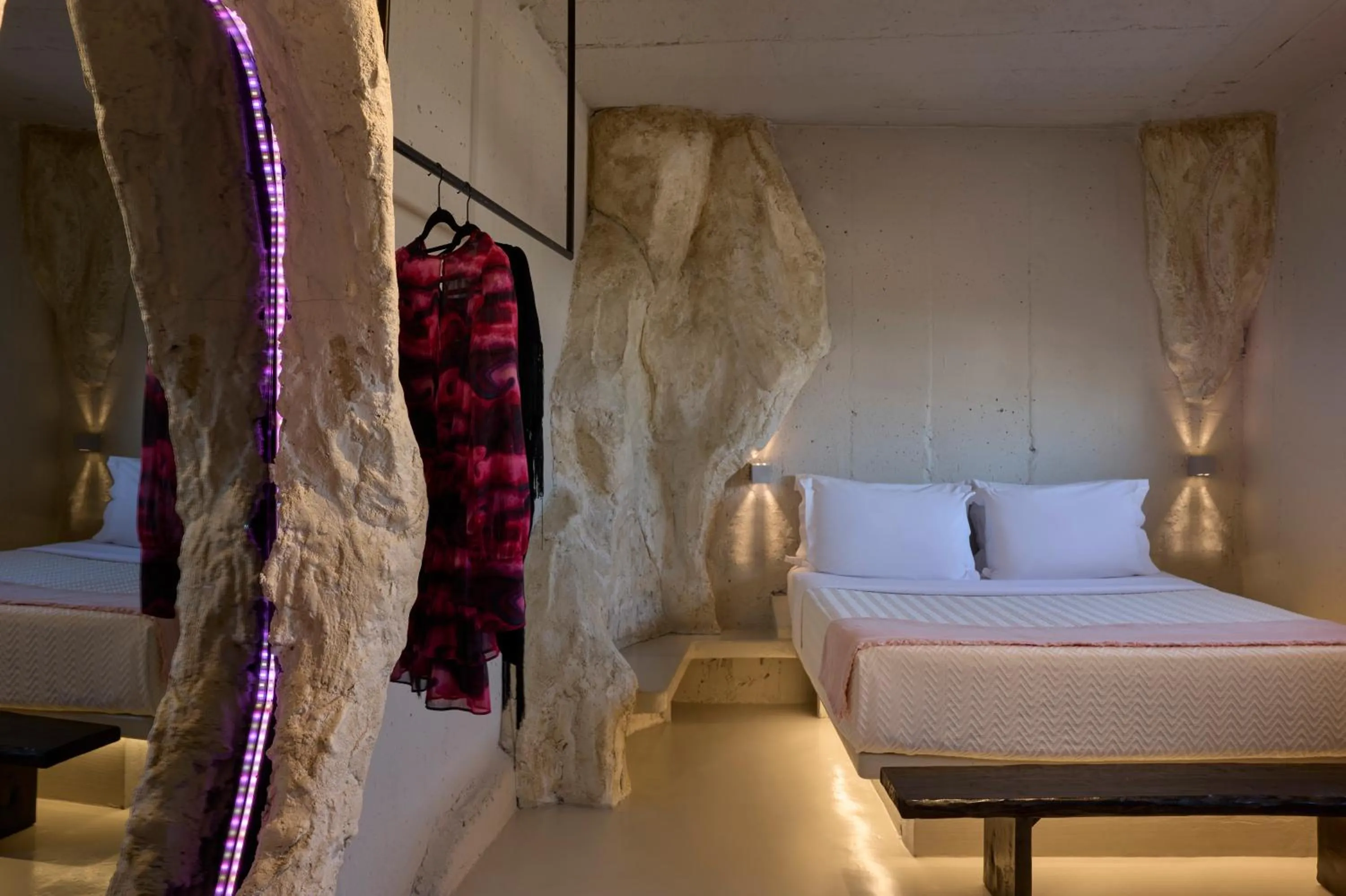 Bed in Canyon Santorini