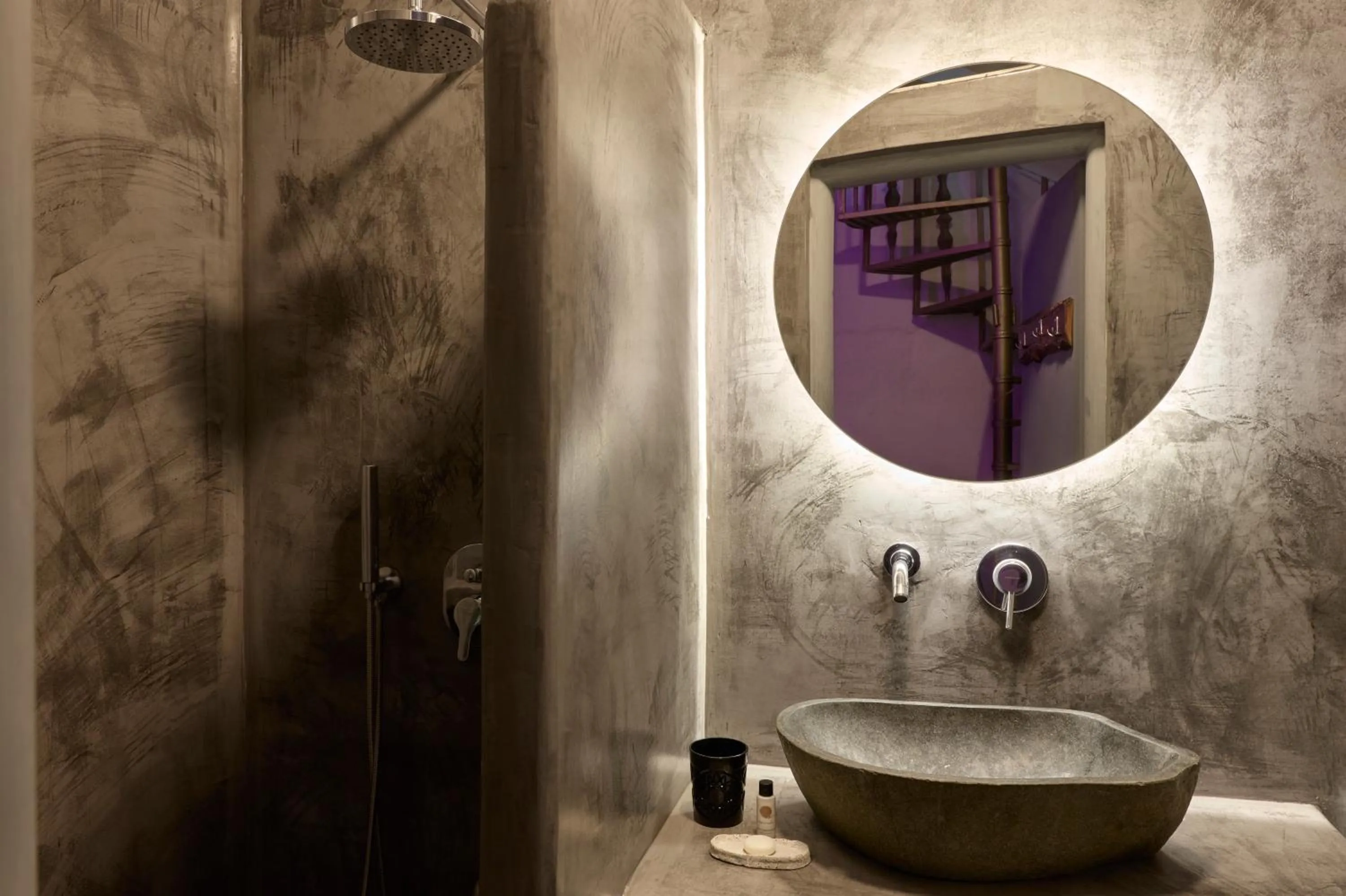 Bathroom in Canyon Santorini