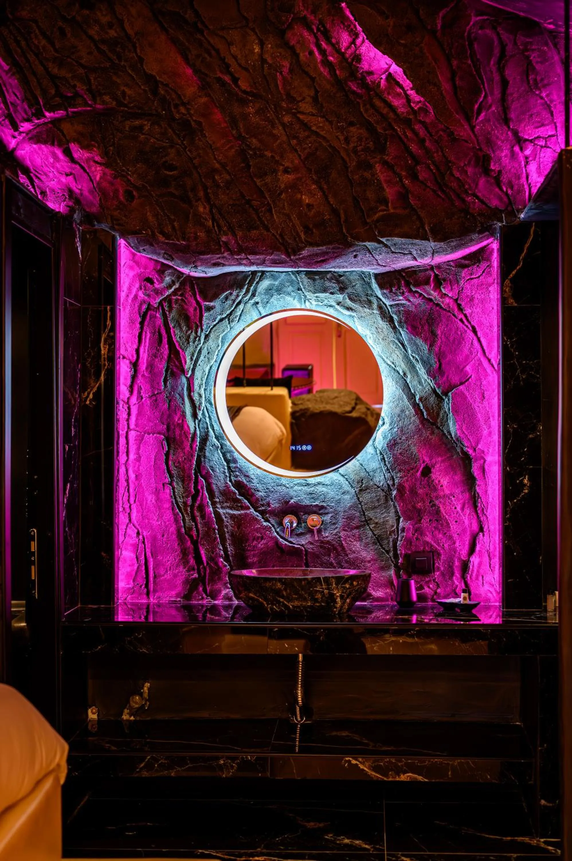 Bathroom in Canyon Santorini