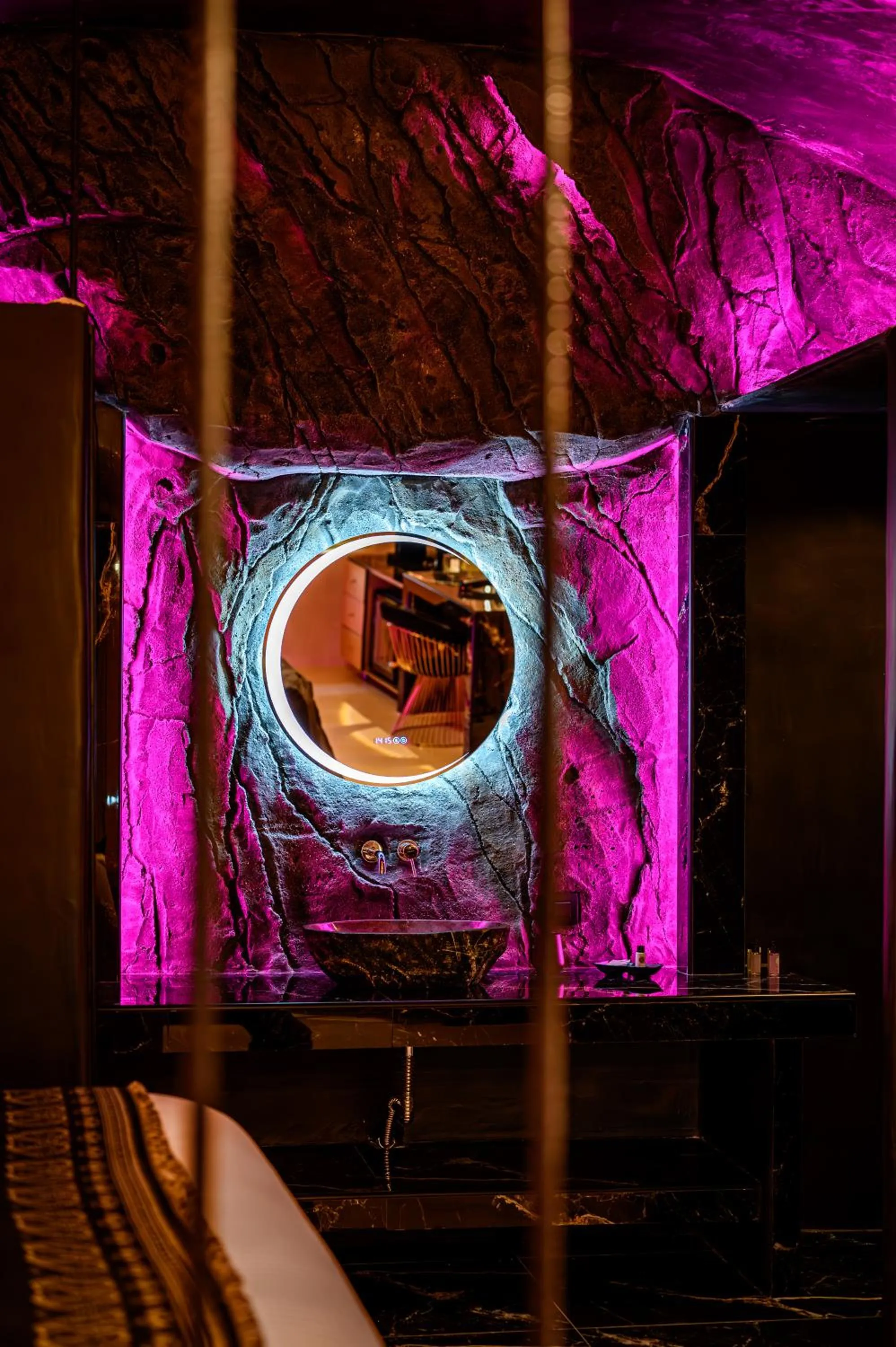 Decorative detail in Canyon Santorini