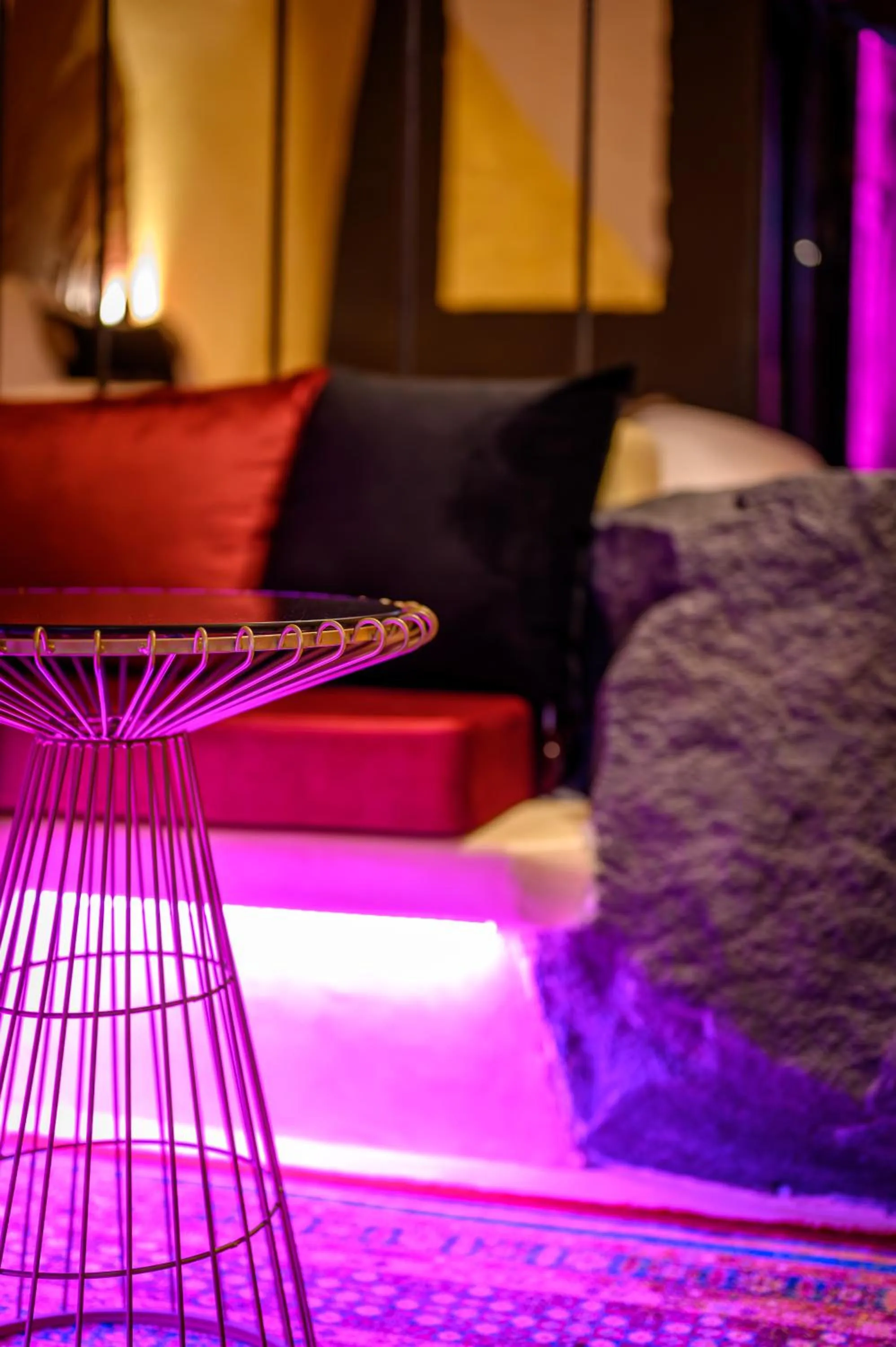 Living room, Bed in Canyon Santorini