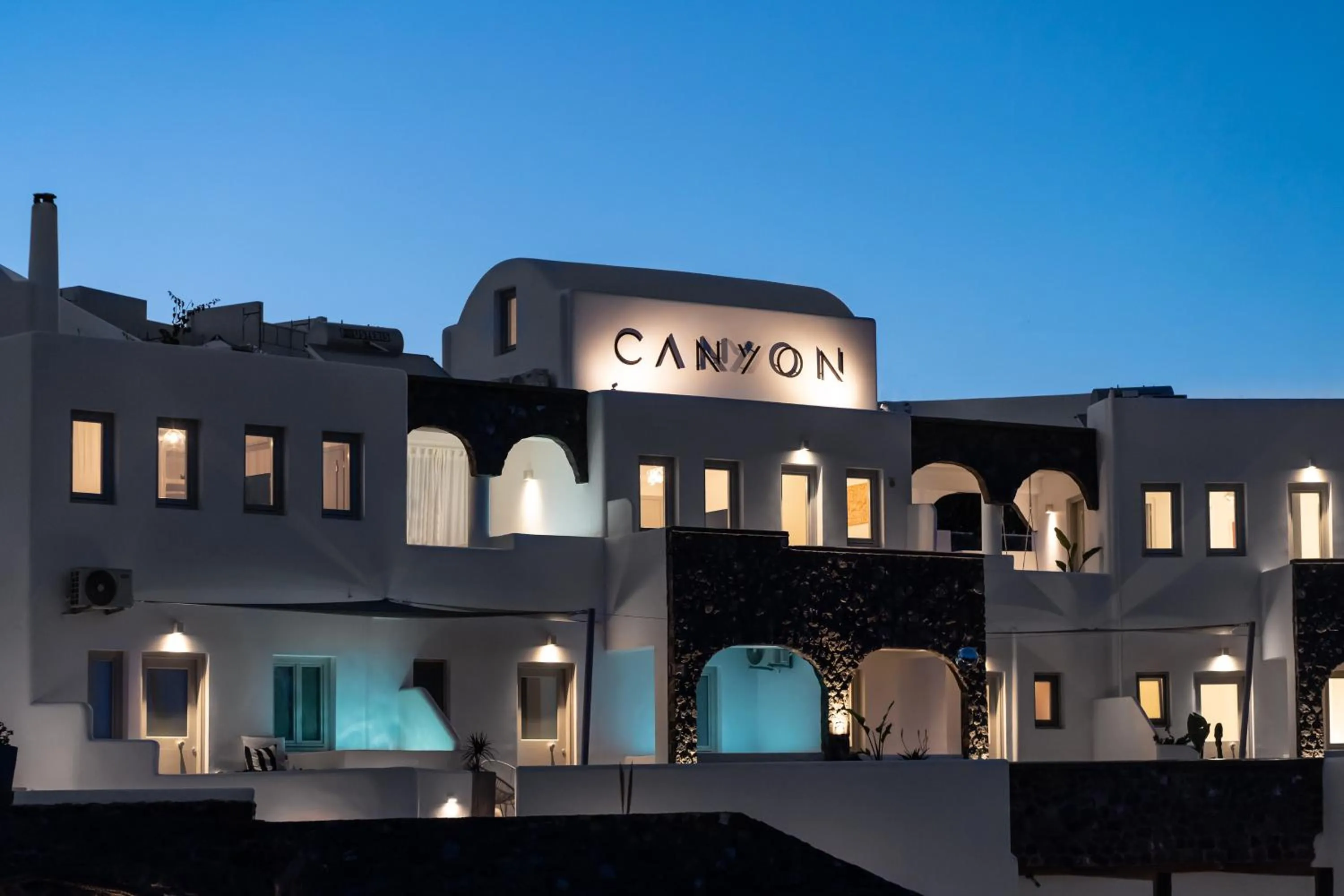 Property building in Canyon Santorini