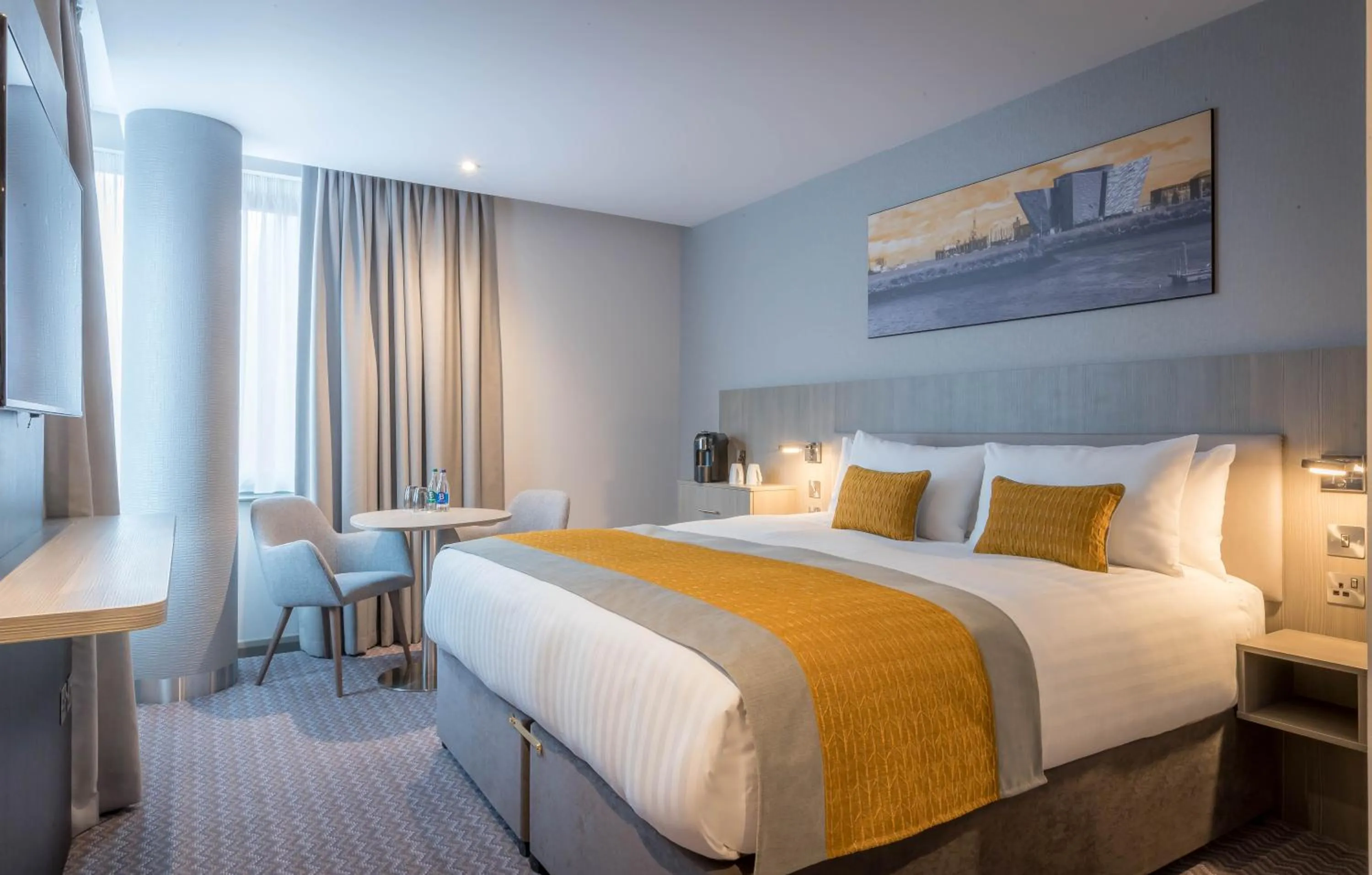 air conditioner, Bed in The Samuel Hotel, Dublin City Centre